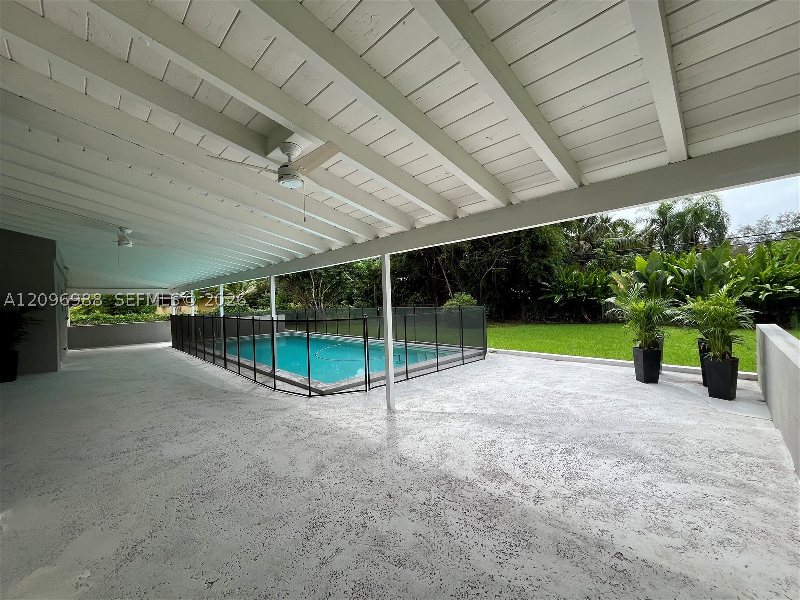 6800 SW 124th St, Pinecrest FL 33156