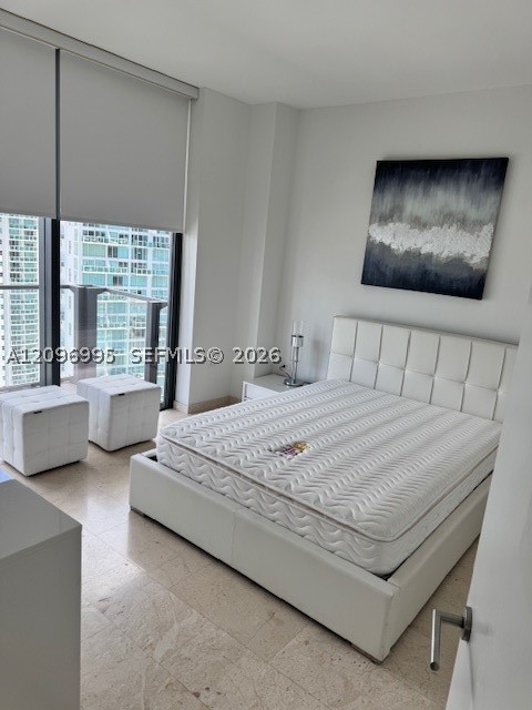 68 SE 6th St #2412, Miami FL 33131