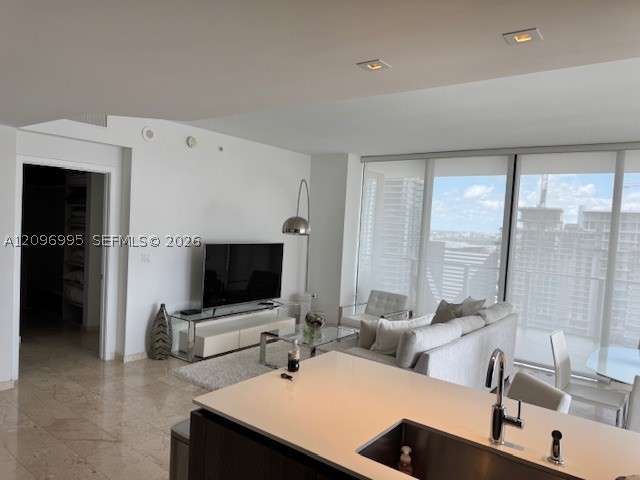68 SE 6th St #2412, Miami FL 33131