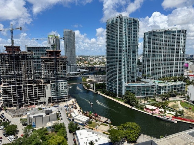 68 SE 6th St #2412, Miami FL 33131
