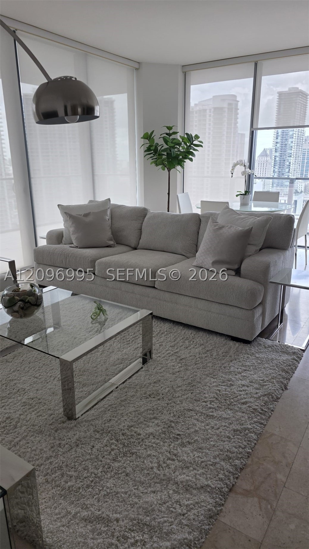 68 SE 6th St #2412, Miami FL 33131