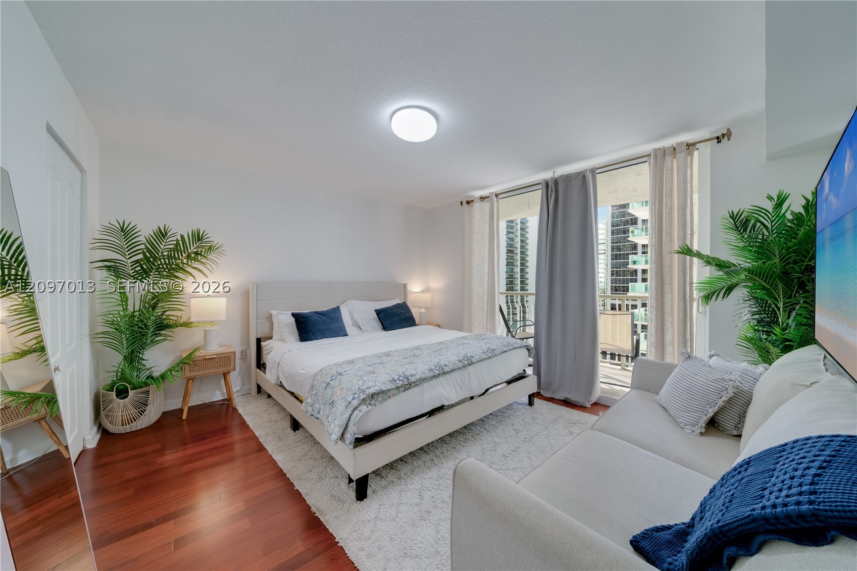 1200 Brickell Bay Dr #1705, Miami FL 33131