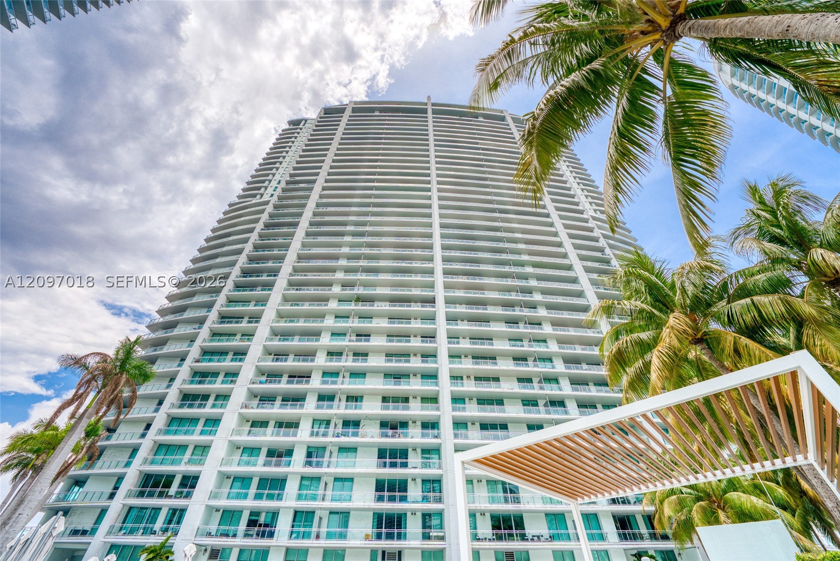 90 SW 3rd St #2009, Miami FL 33130