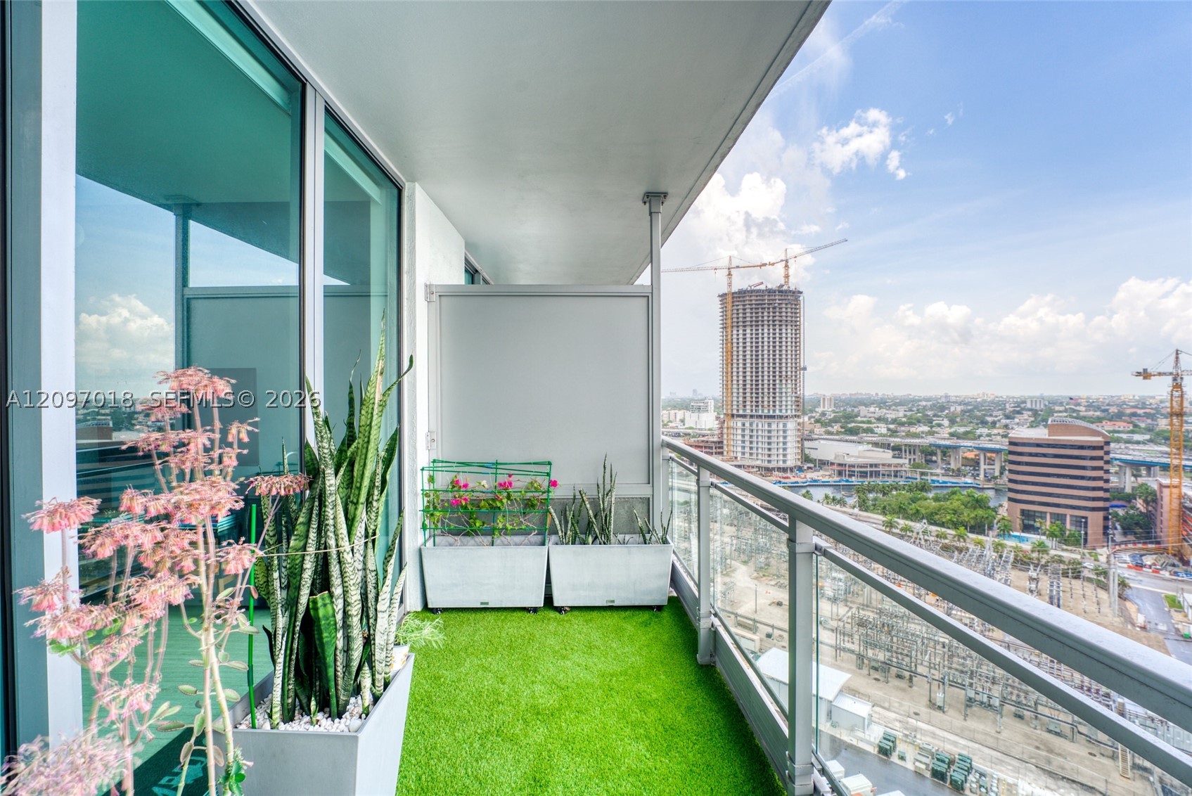 90 SW 3rd St #2009, Miami FL 33130