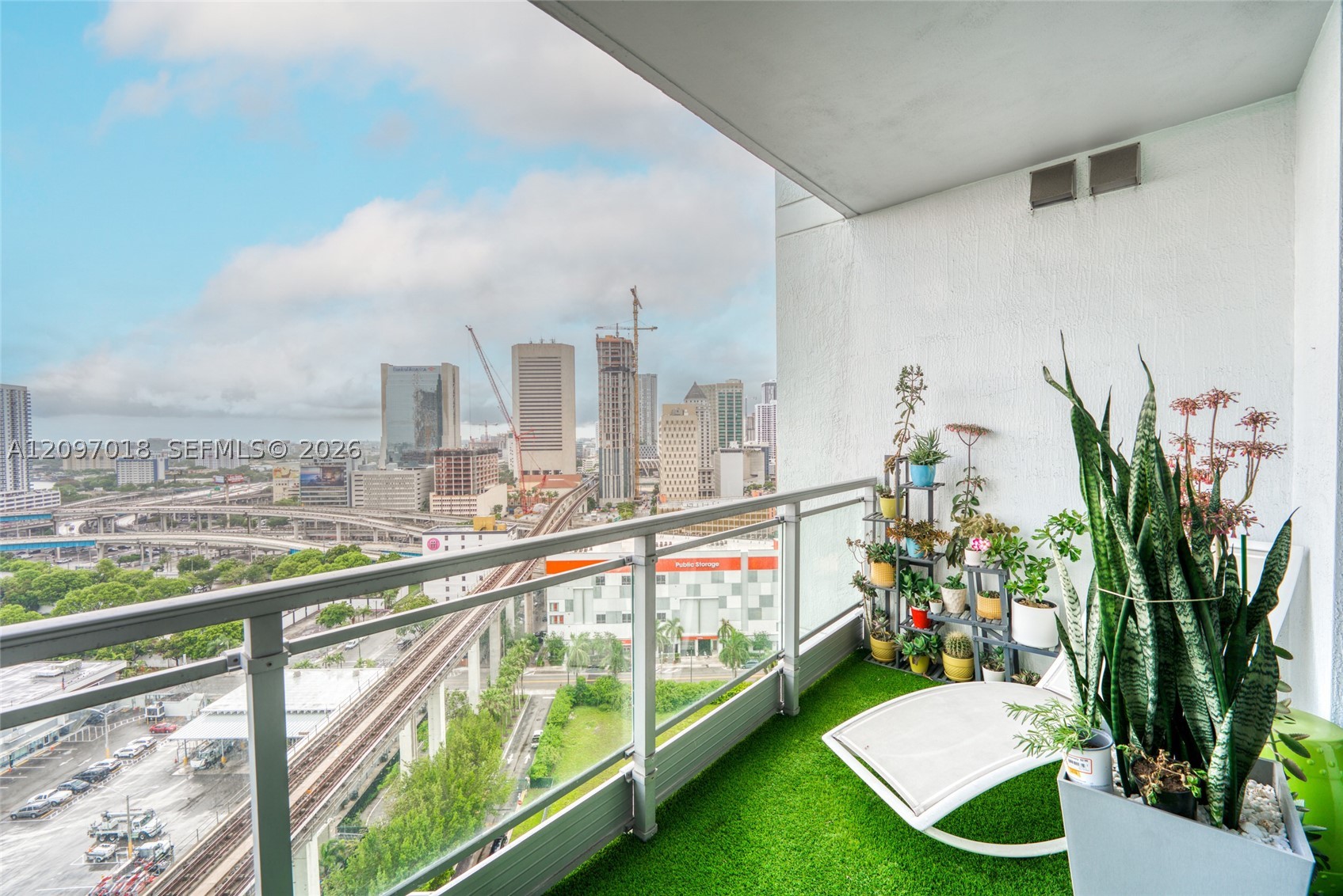 90 SW 3rd St #2009, Miami FL 33130