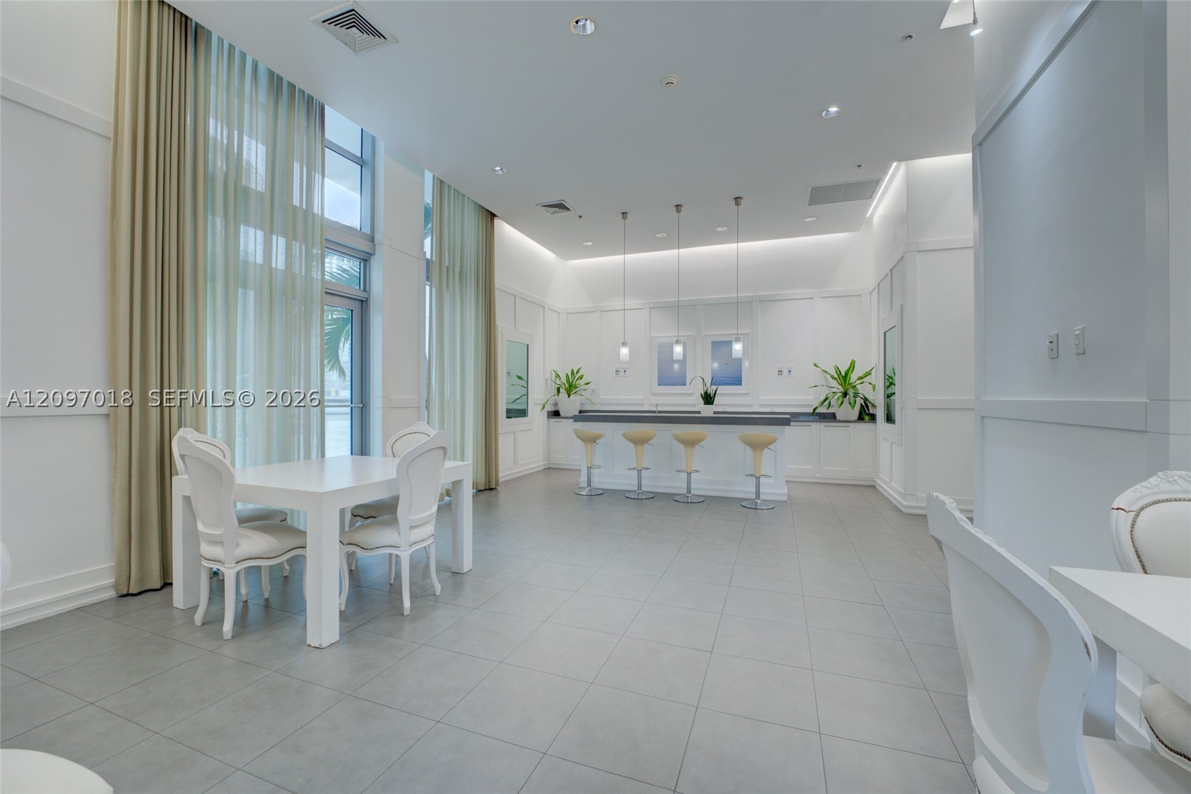 90 SW 3rd St #2009, Miami FL 33130
