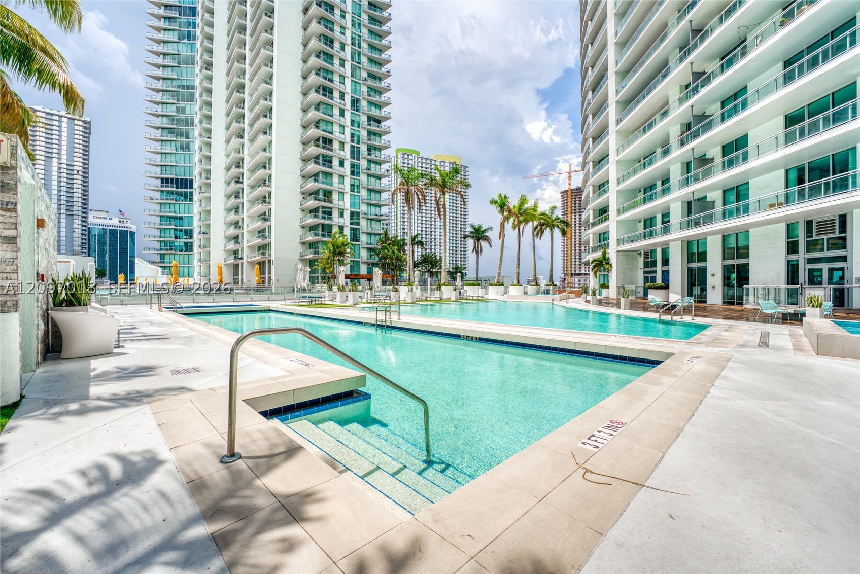 90 SW 3rd St #2009, Miami FL 33130