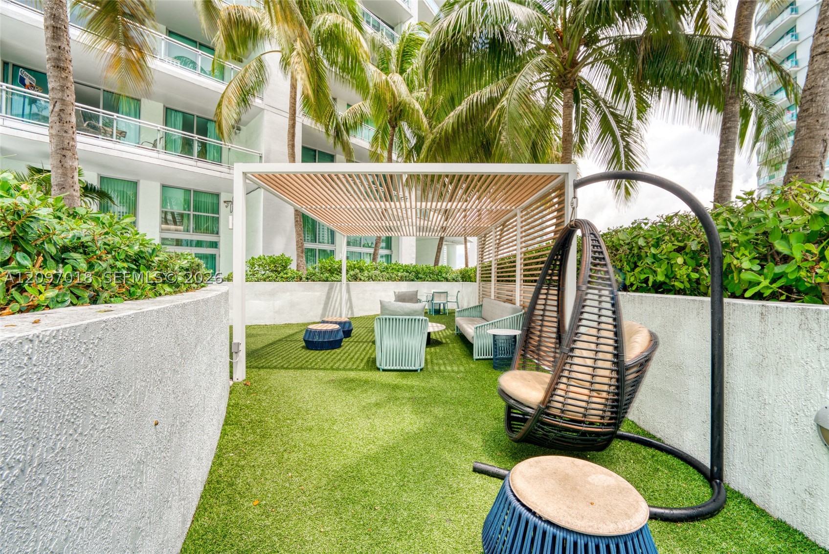 90 SW 3rd St #2009, Miami FL 33130