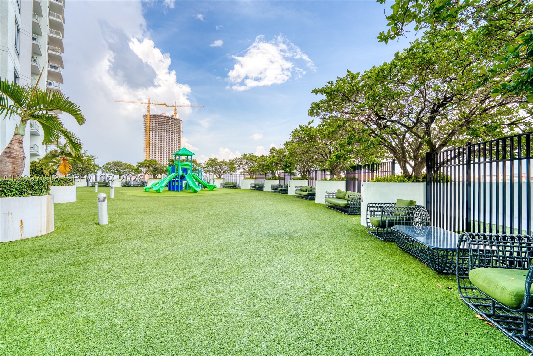 90 SW 3rd St #2009, Miami FL 33130