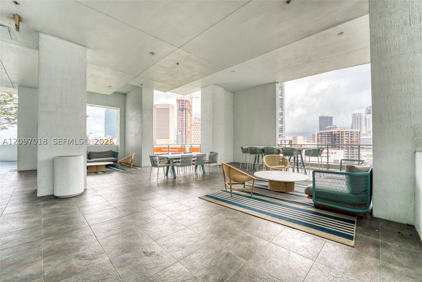 90 SW 3rd St #2009, Miami FL 33130