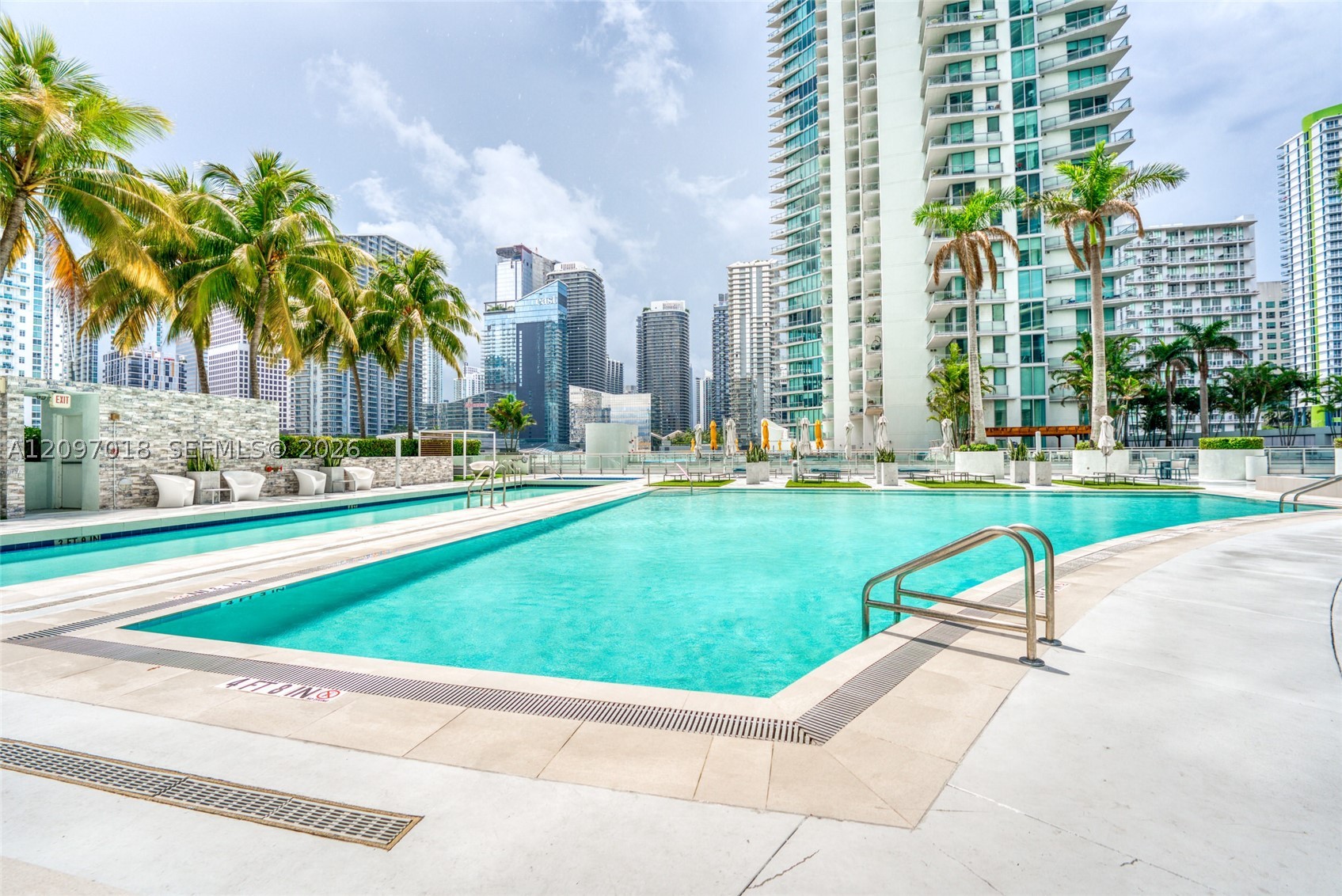 90 SW 3rd St #2009, Miami FL 33130