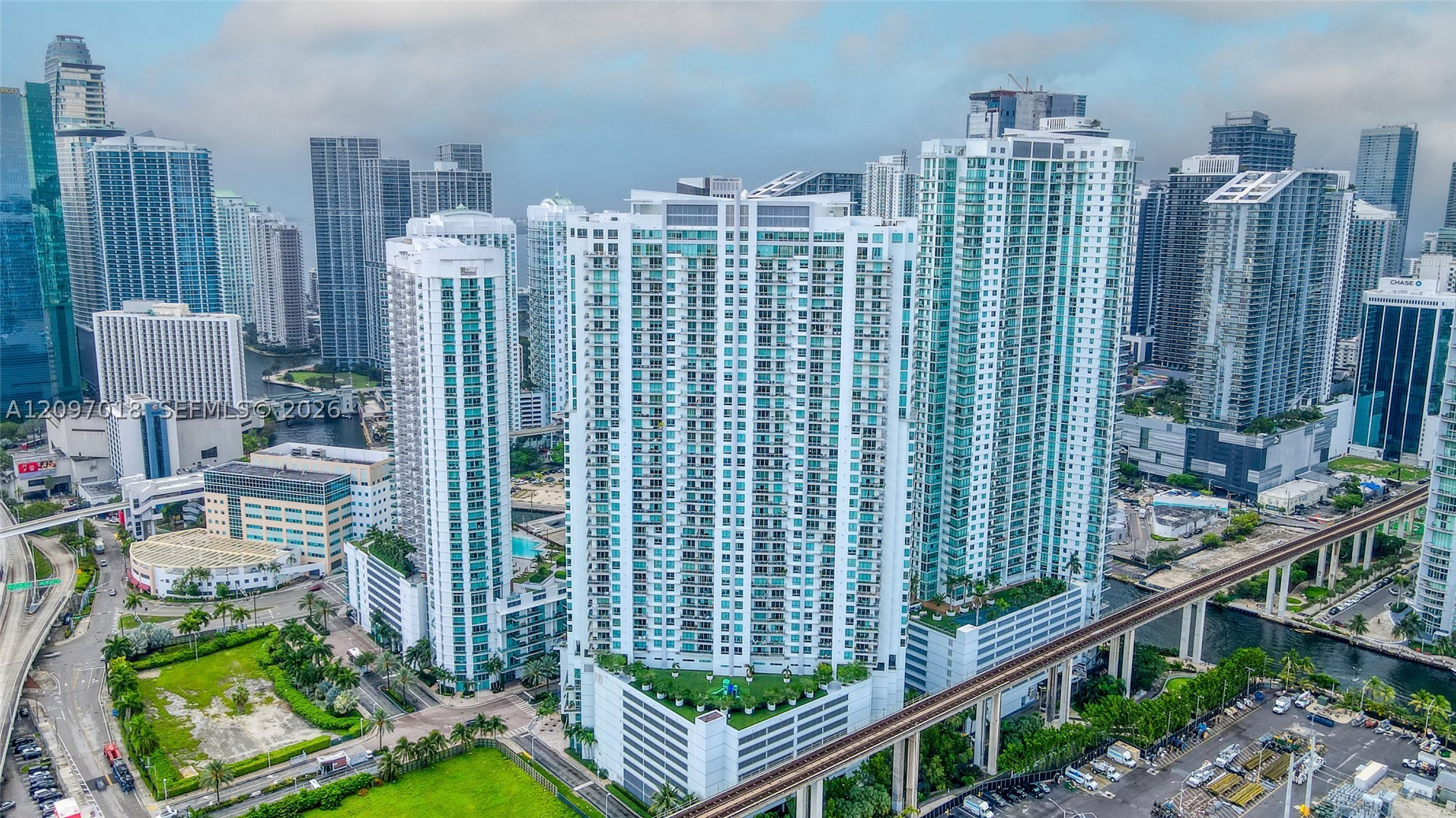 90 SW 3rd St #2009, Miami FL 33130