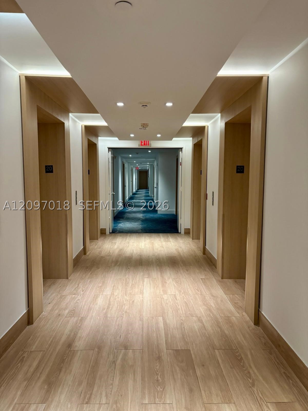90 SW 3rd St #2009, Miami FL 33130