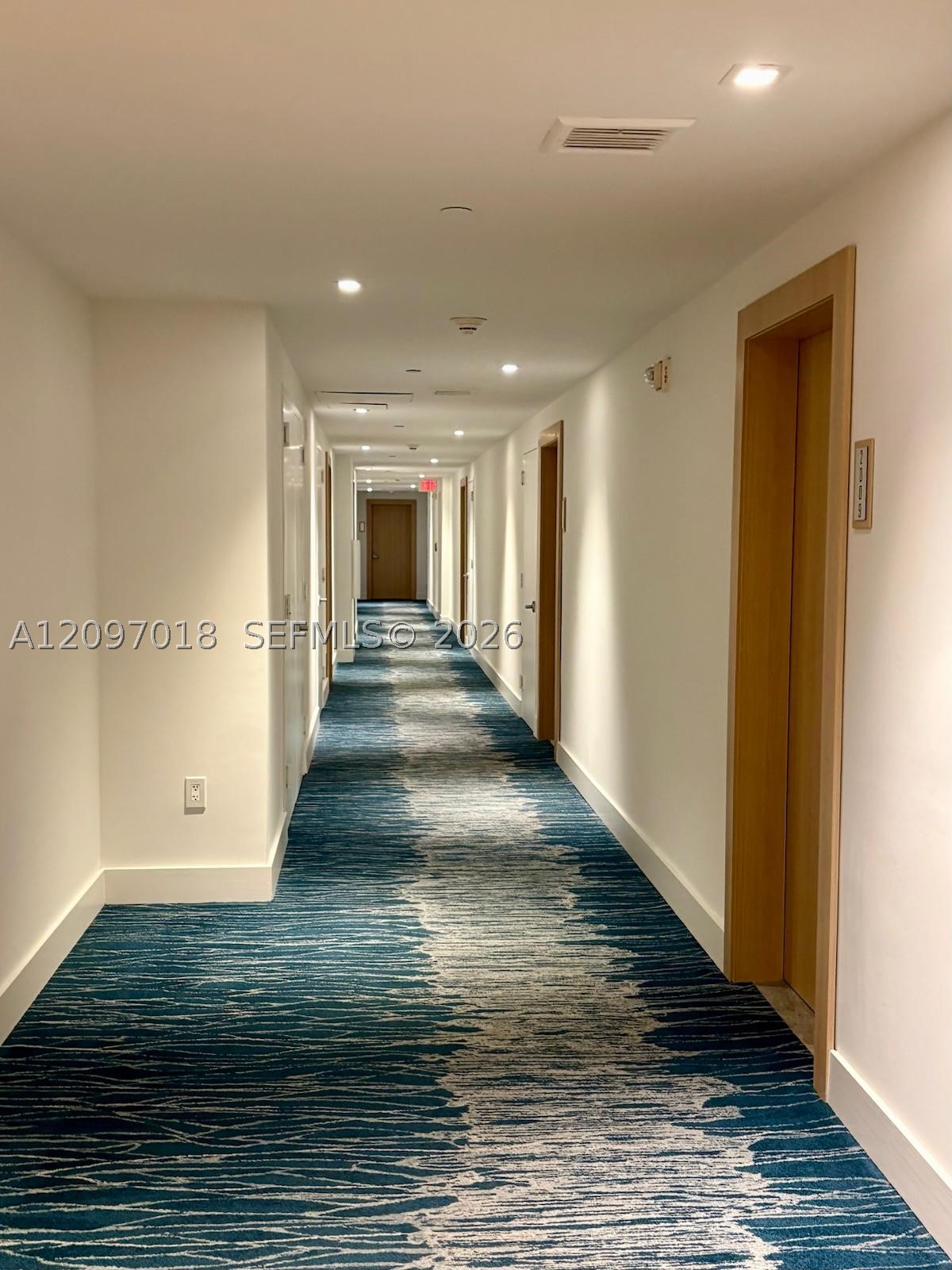 90 SW 3rd St #2009, Miami FL 33130
