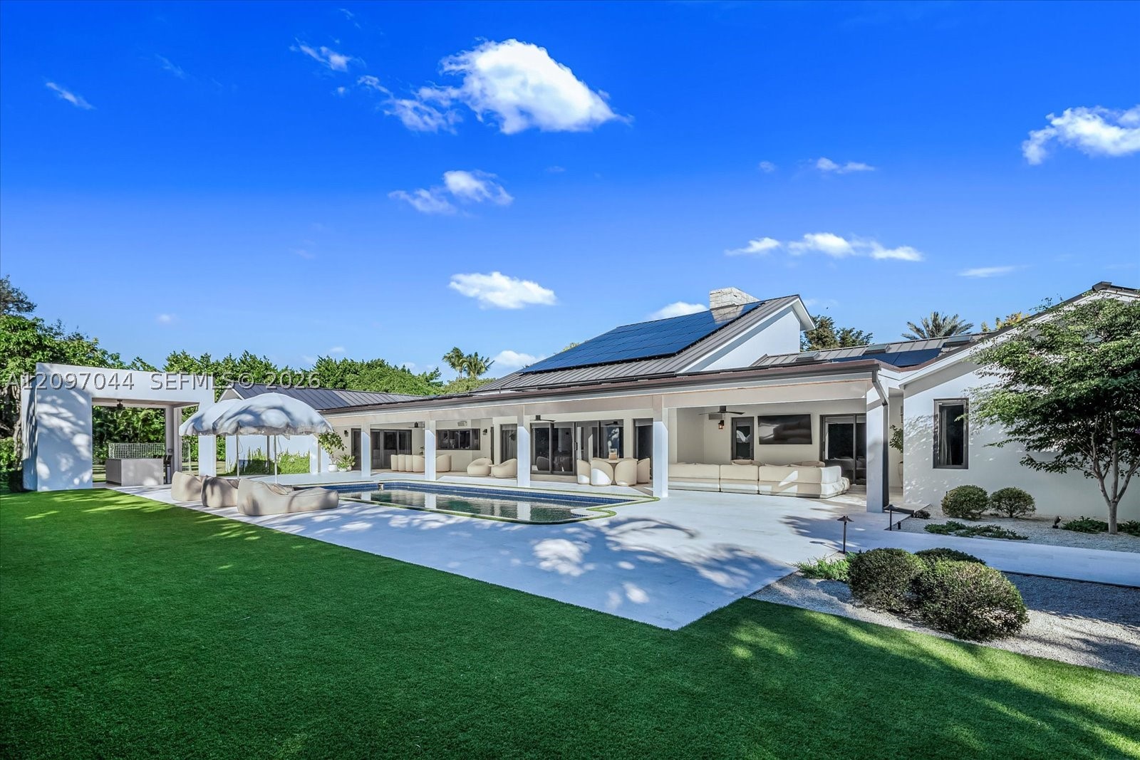 5902 SW 105th St, Pinecrest FL 33156