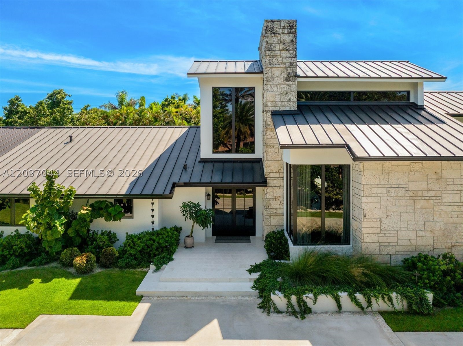 5902 SW 105th St, Pinecrest FL 33156