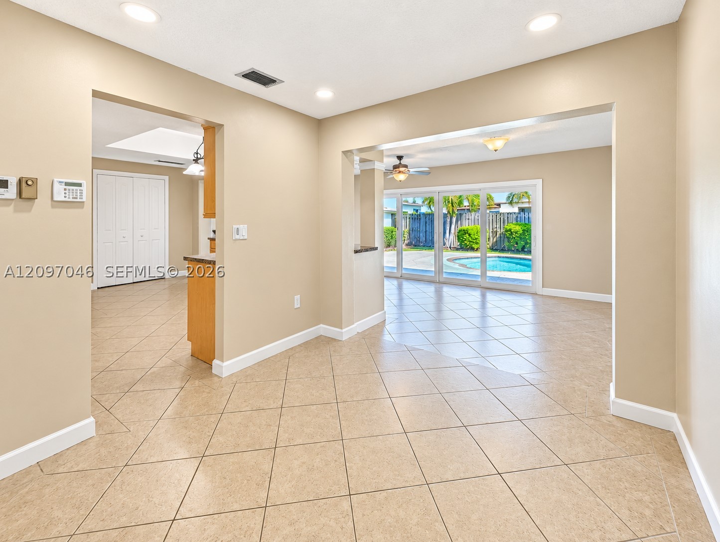 8521 NW 25th St, Sunrise FL 33322