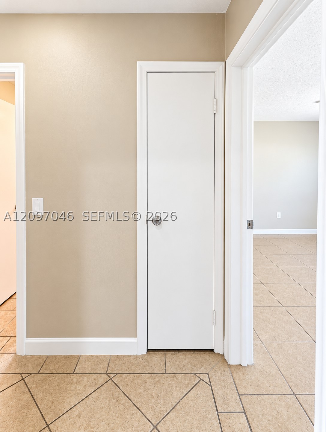 8521 NW 25th St, Sunrise FL 33322