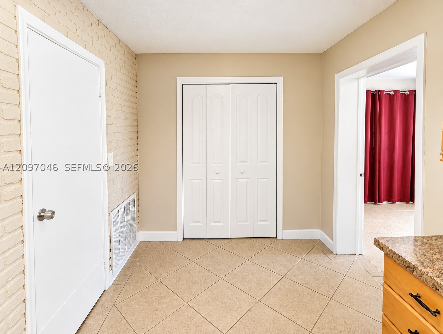 8521 NW 25th St, Sunrise FL 33322