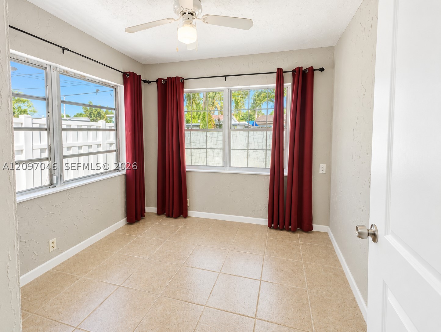 8521 NW 25th St, Sunrise FL 33322