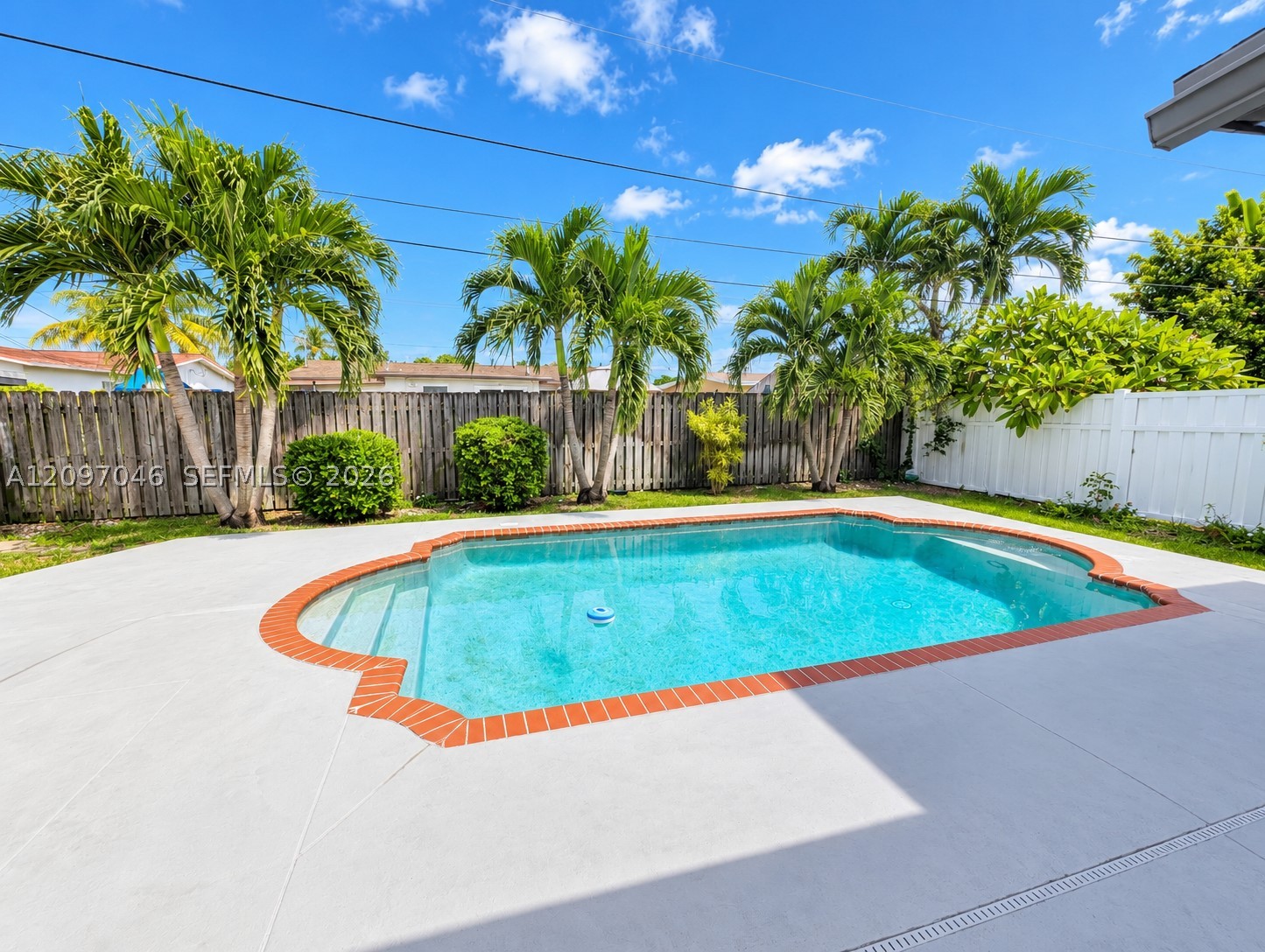 8521 NW 25th St, Sunrise FL 33322