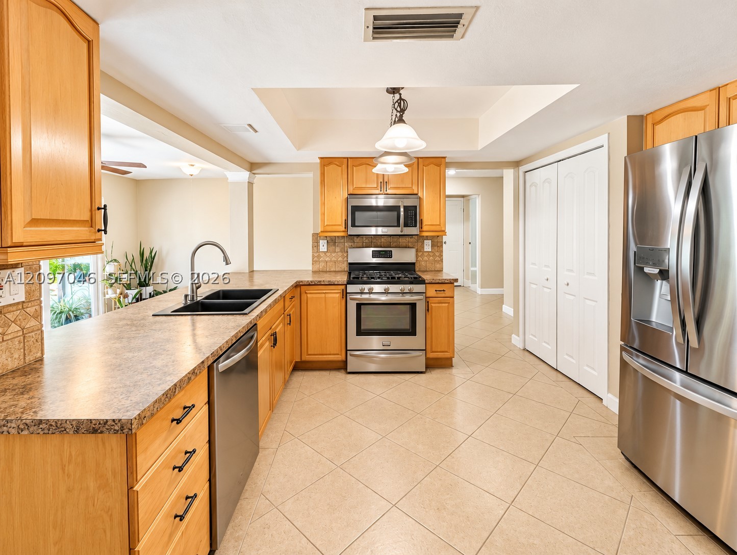 8521 NW 25th St, Sunrise FL 33322