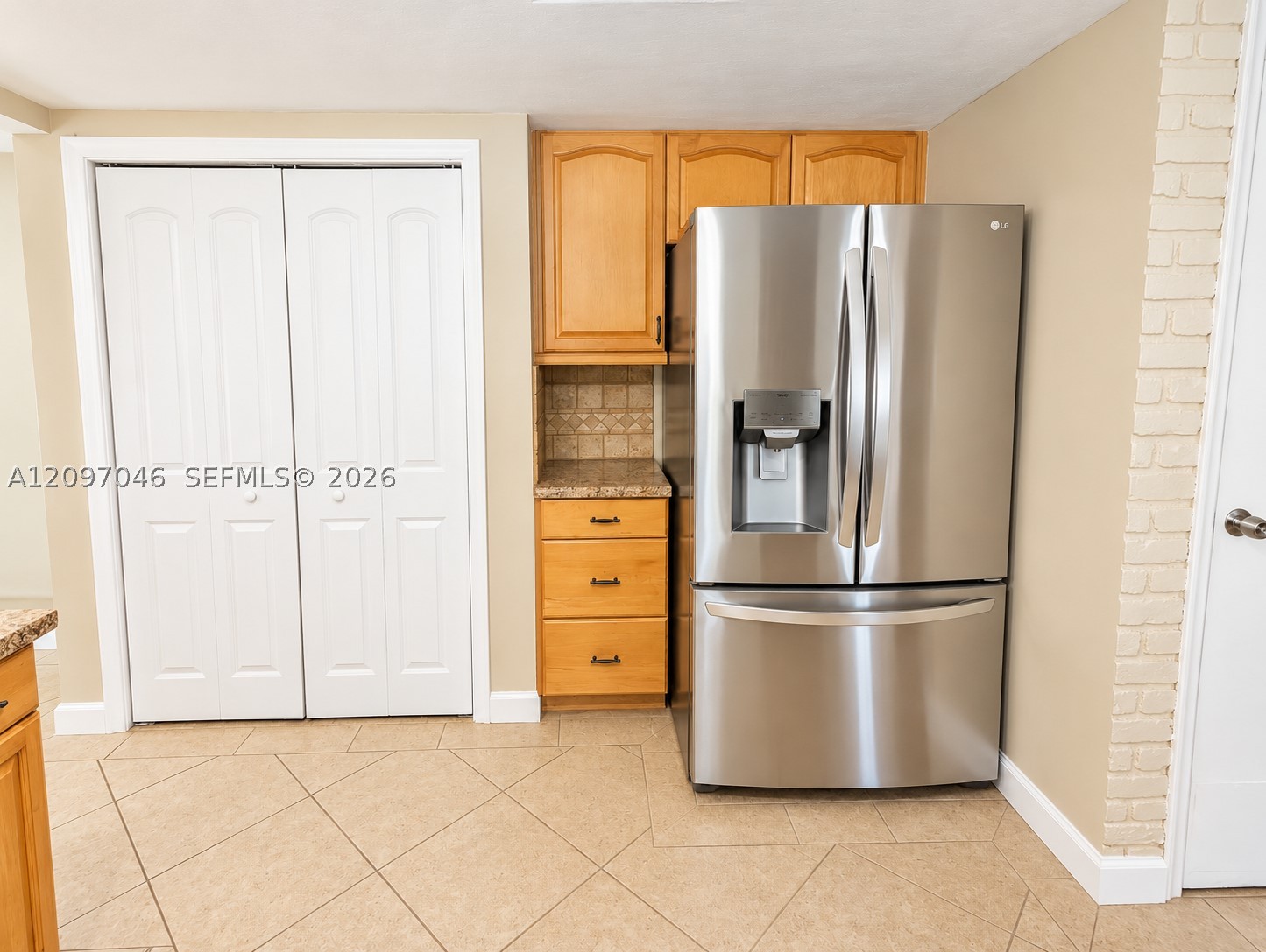 8521 NW 25th St, Sunrise FL 33322