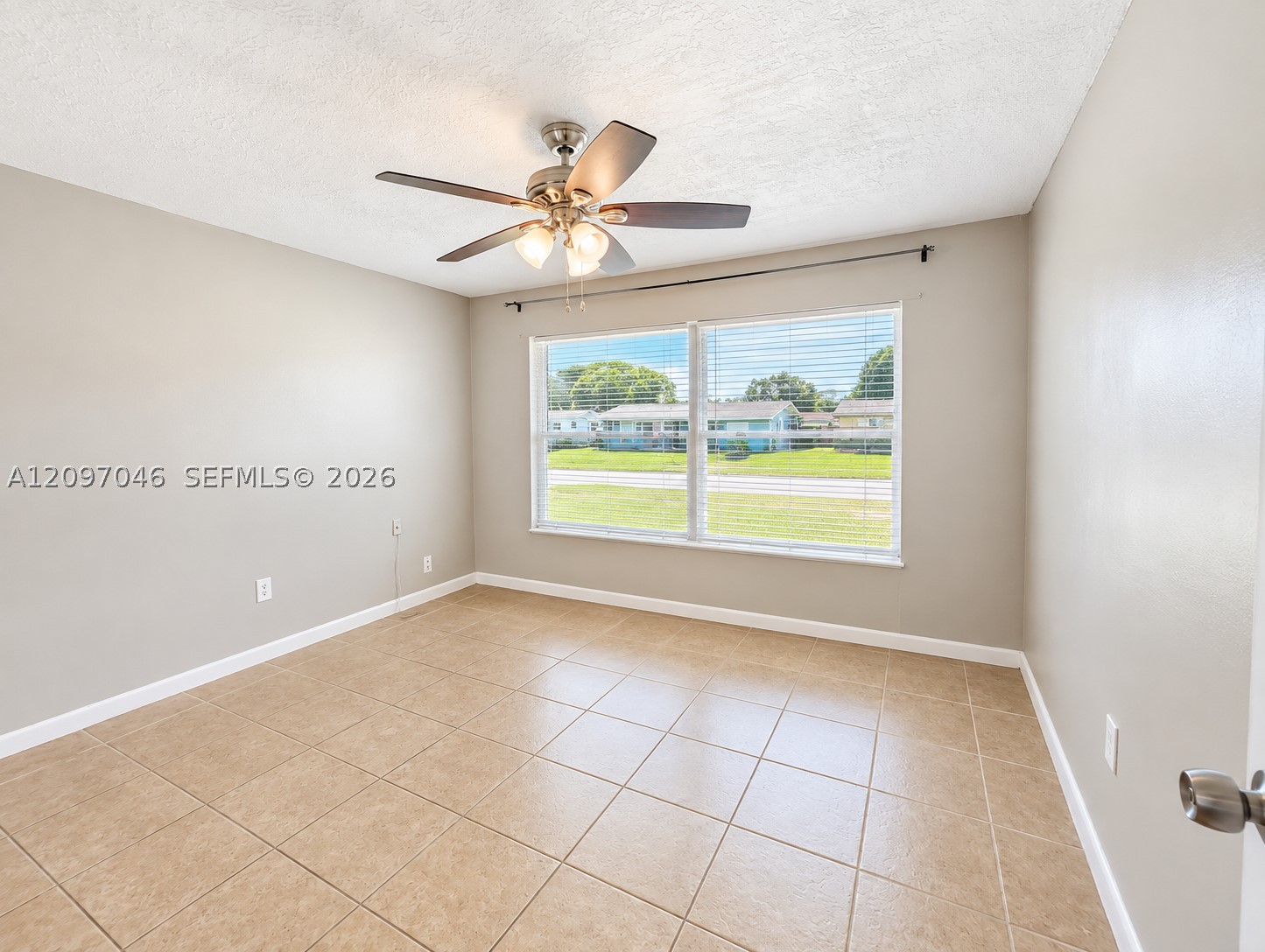 8521 NW 25th St, Sunrise FL 33322