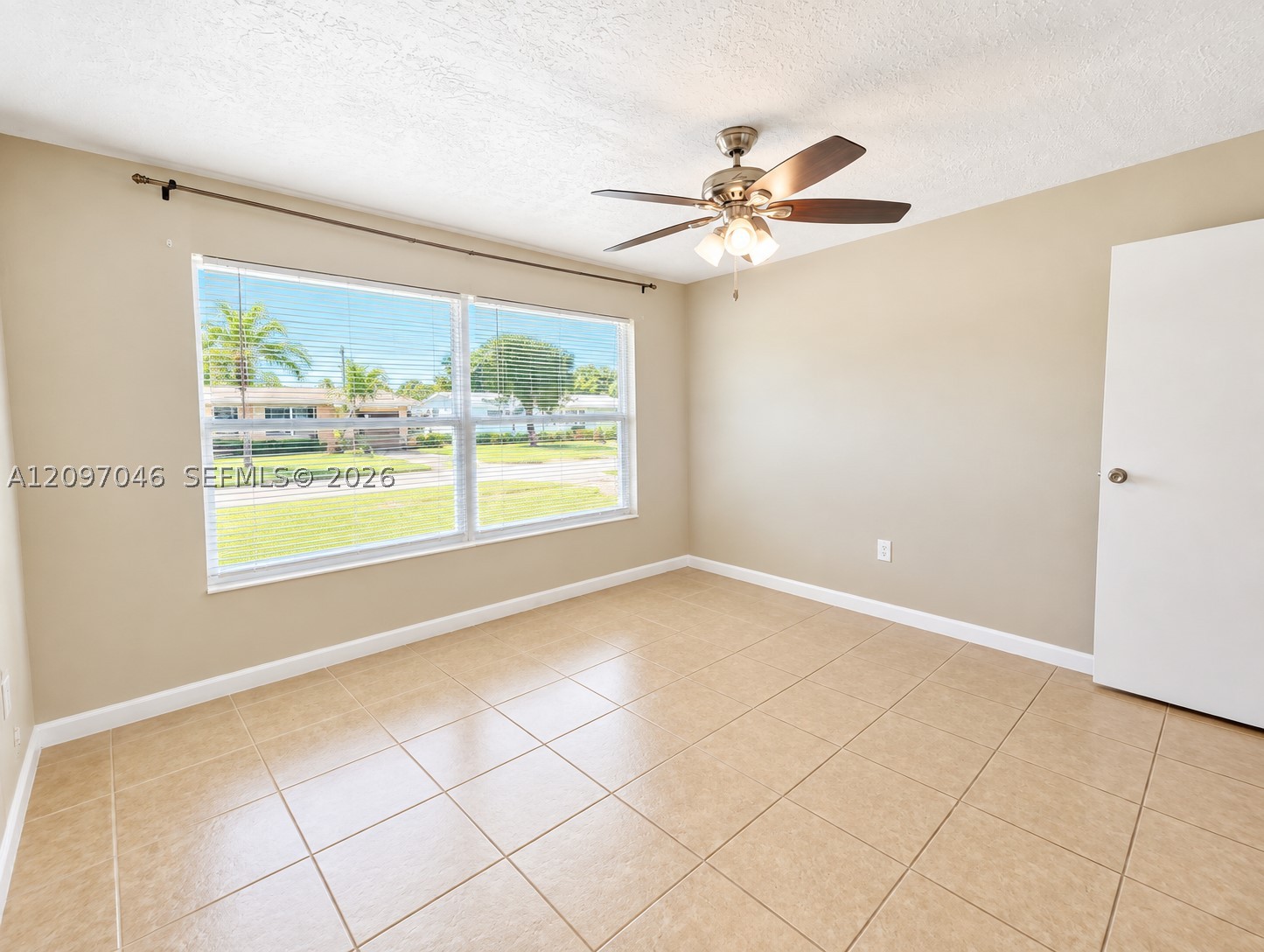 8521 NW 25th St, Sunrise FL 33322