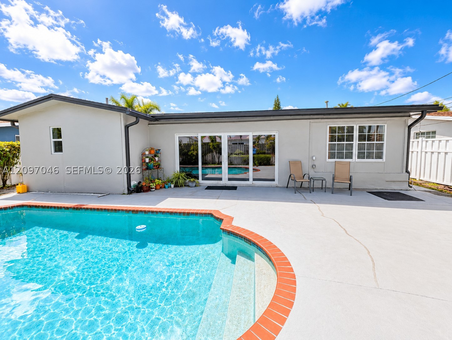 8521 NW 25th St, Sunrise FL 33322