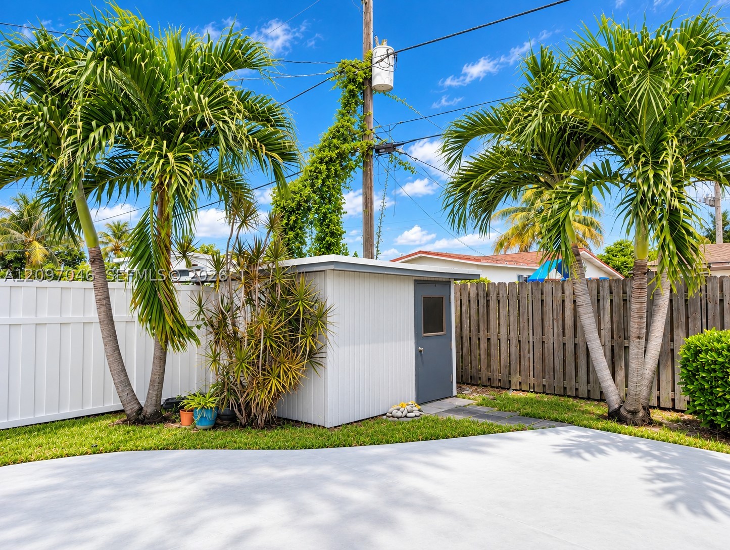 8521 NW 25th St, Sunrise FL 33322