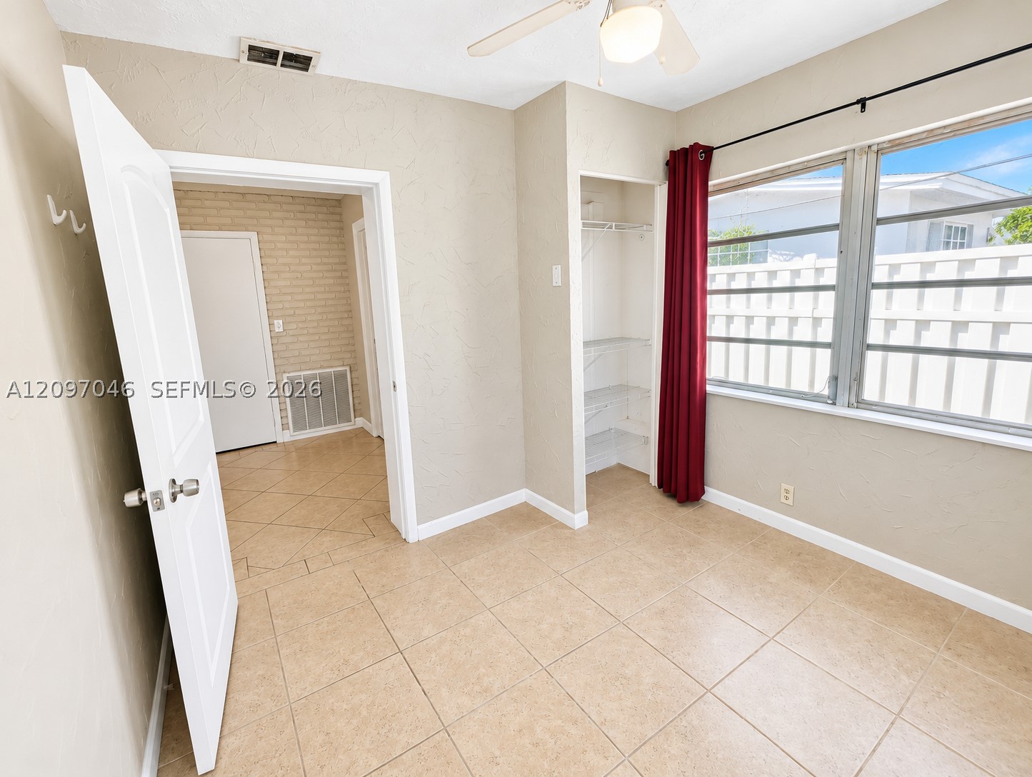 8521 NW 25th St, Sunrise FL 33322