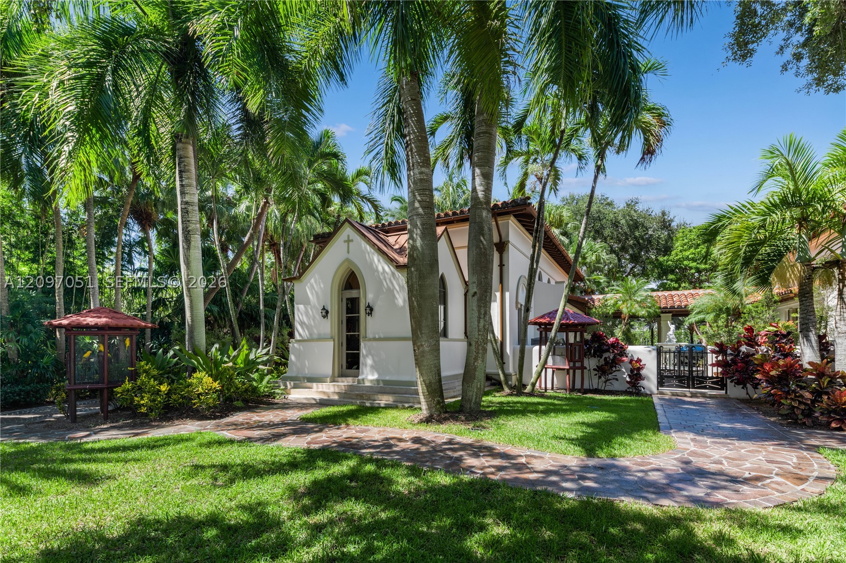 8901 Arvida Ln, Coral Gables FL 33156
