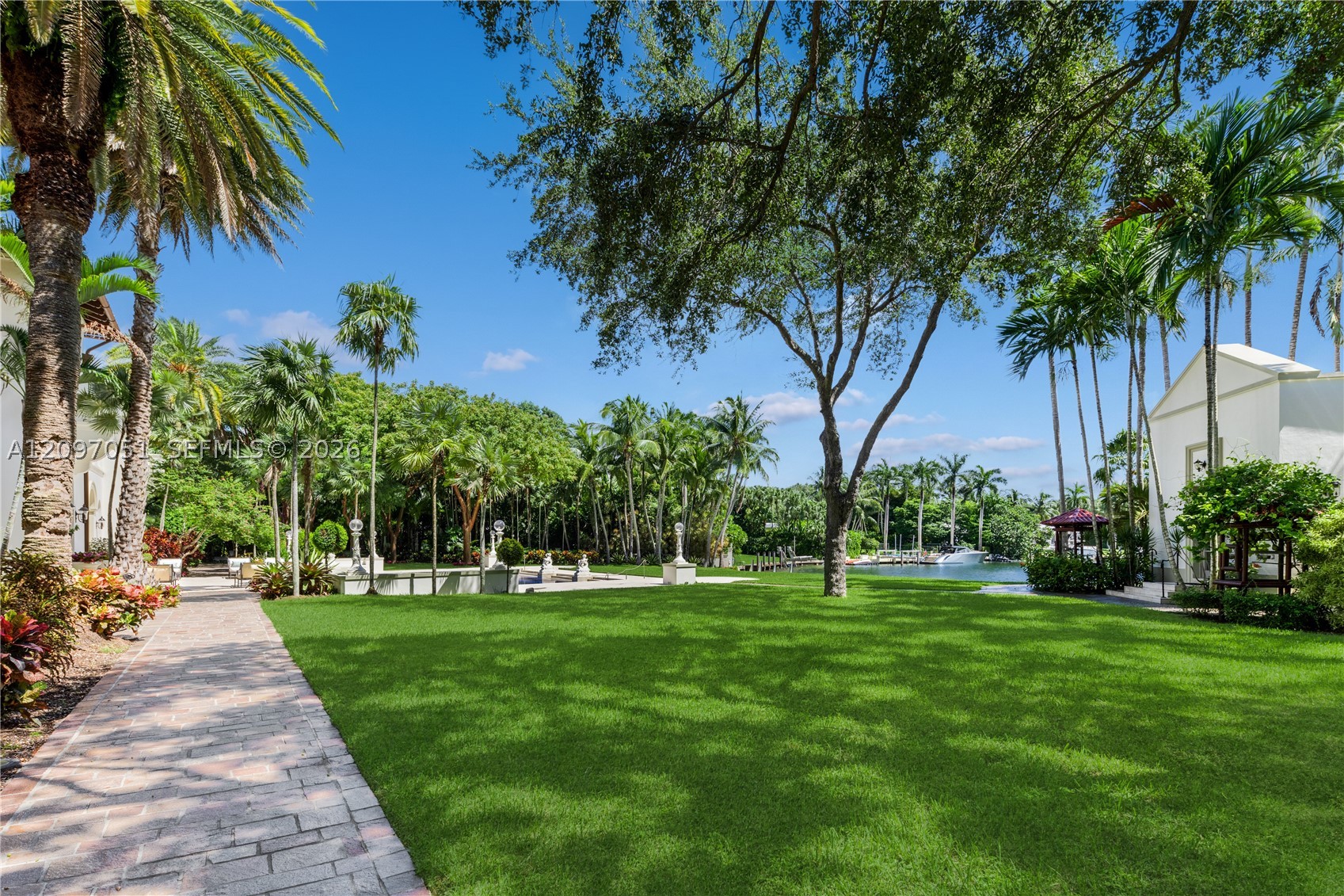 8901 Arvida Ln, Coral Gables FL 33156