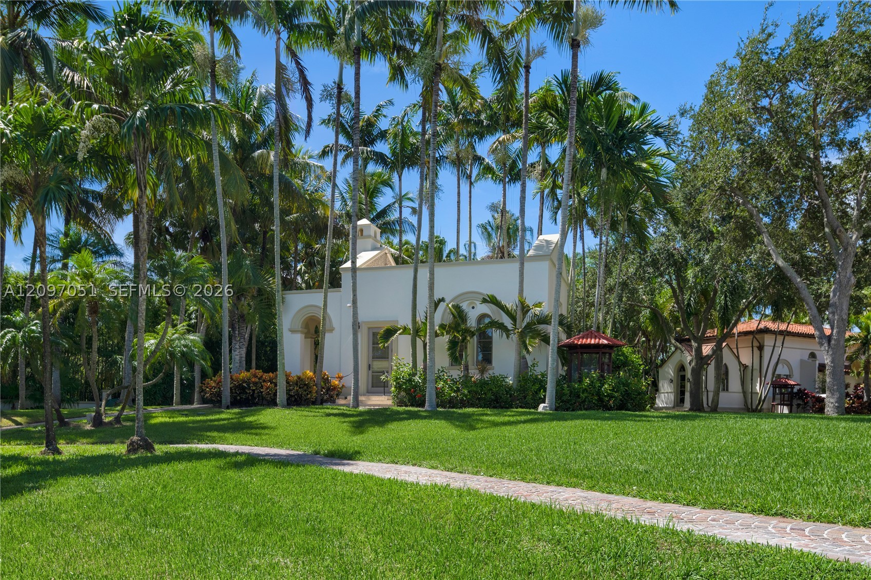 8901 Arvida Ln, Coral Gables FL 33156