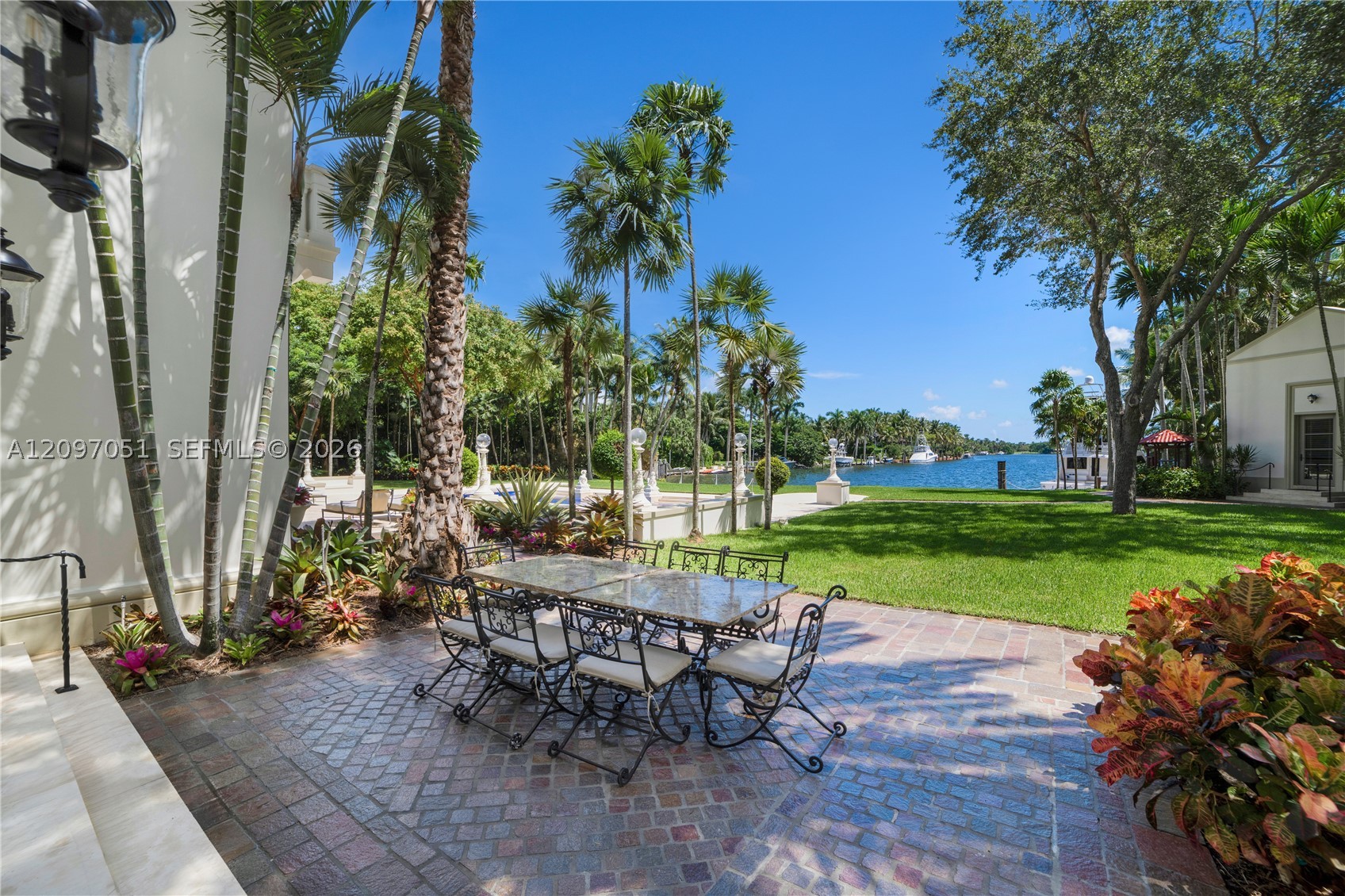 8901 Arvida Ln, Coral Gables FL 33156