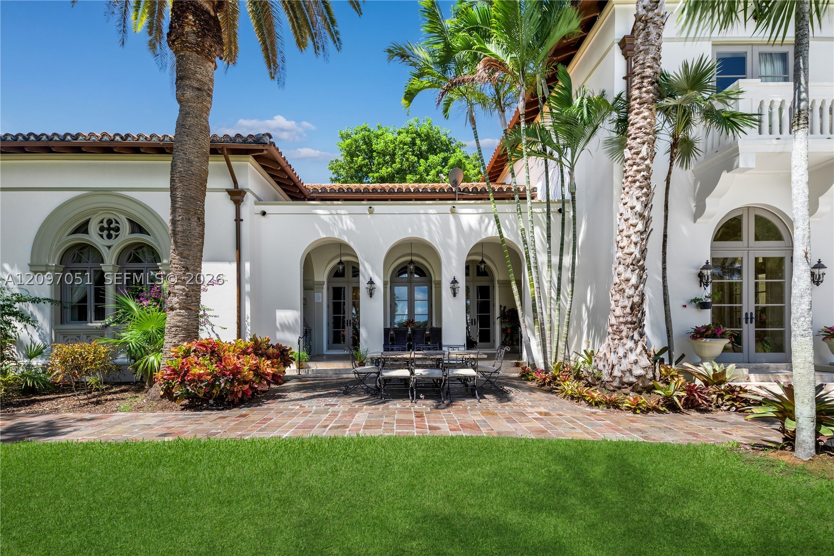 8901 Arvida Ln, Coral Gables FL 33156