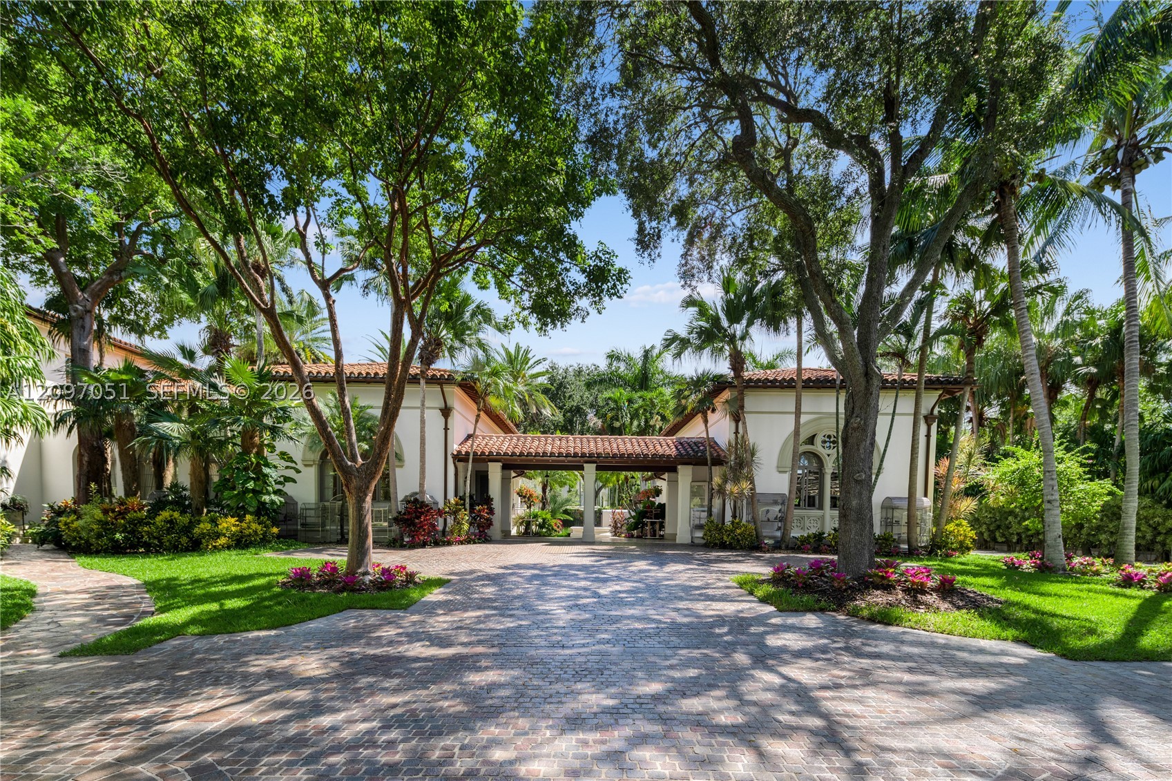 8901 Arvida Ln, Coral Gables FL 33156