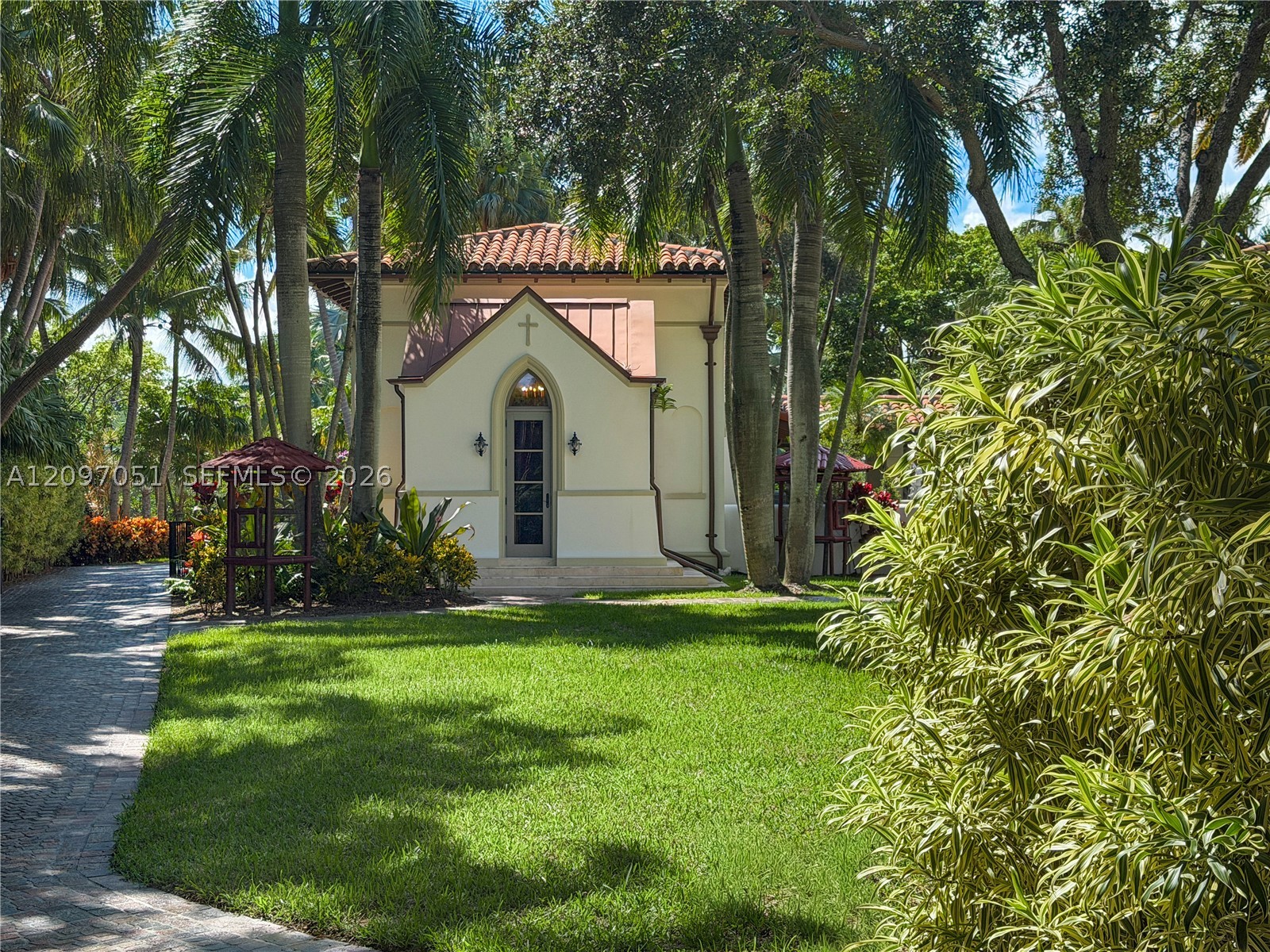 8901 Arvida Ln, Coral Gables FL 33156