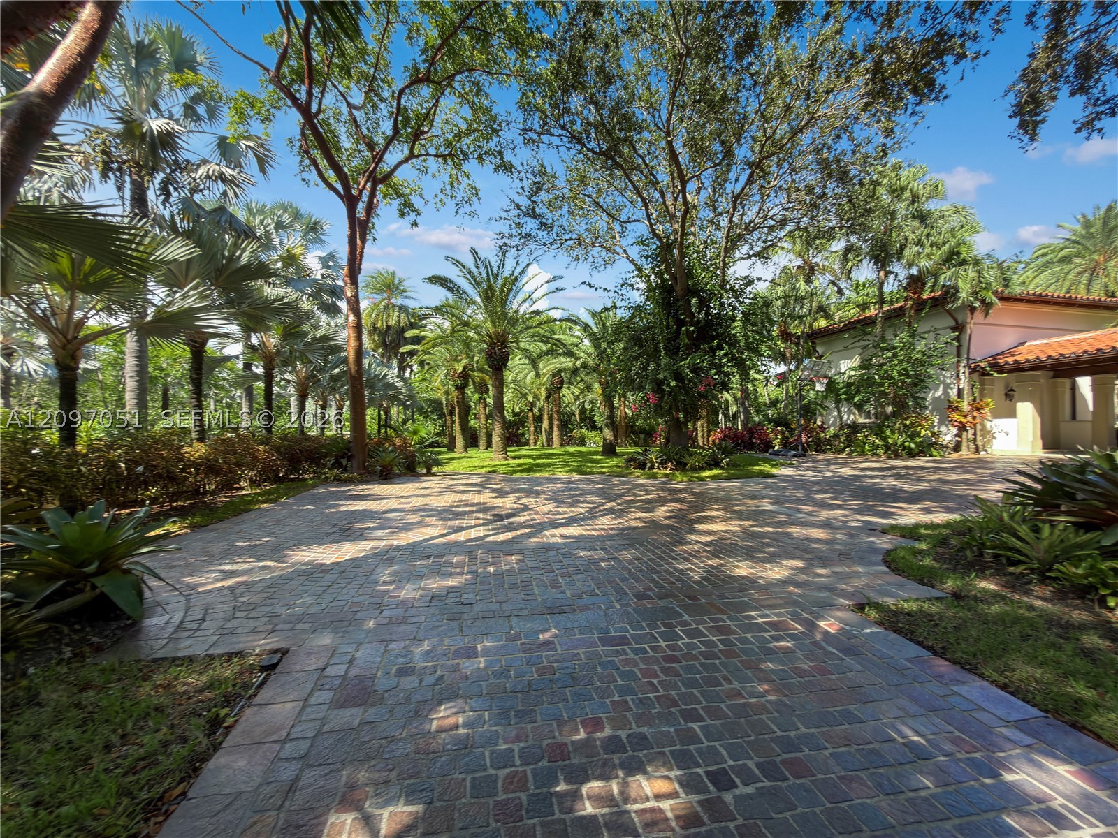 8901 Arvida Ln, Coral Gables FL 33156
