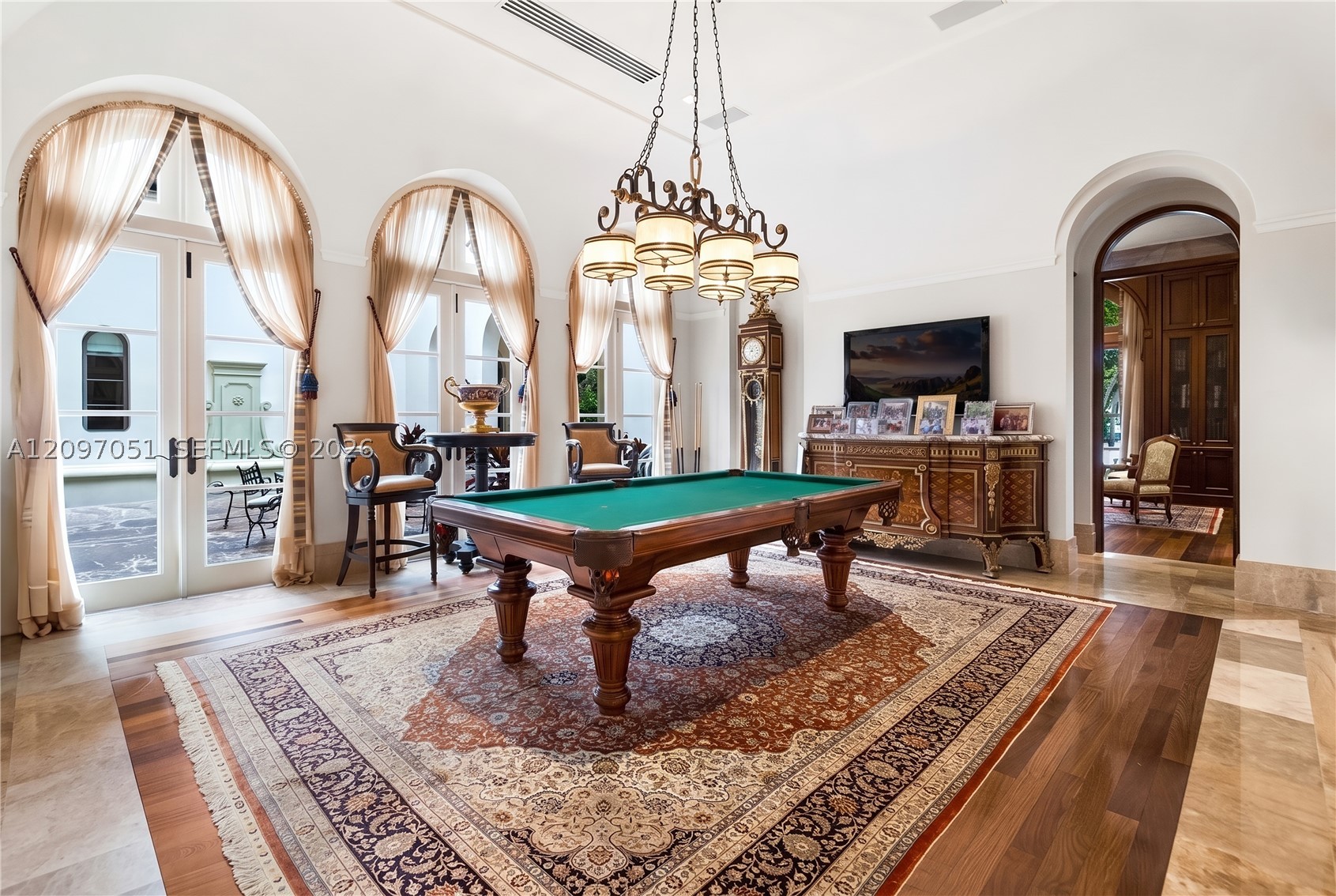 8901 Arvida Ln, Coral Gables FL 33156