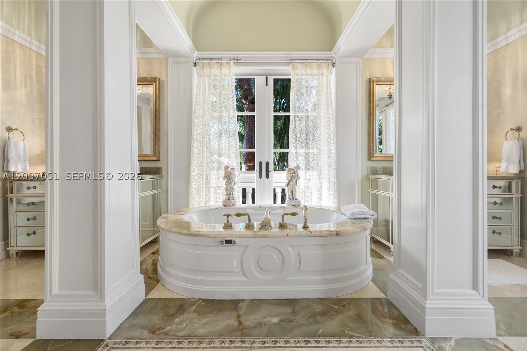 8901 Arvida Ln, Coral Gables FL 33156