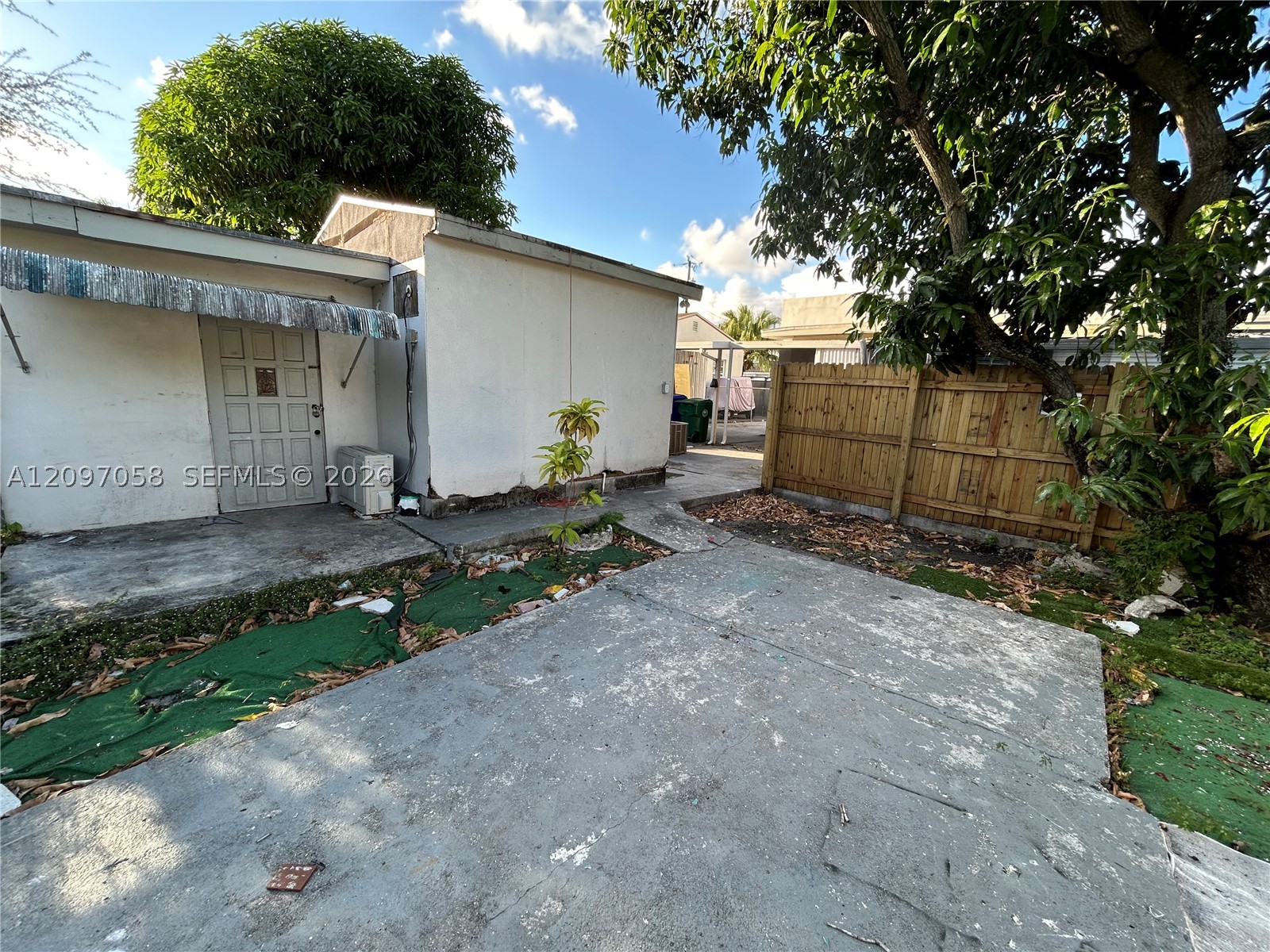 3500 NW 16th St, Miami FL 33125