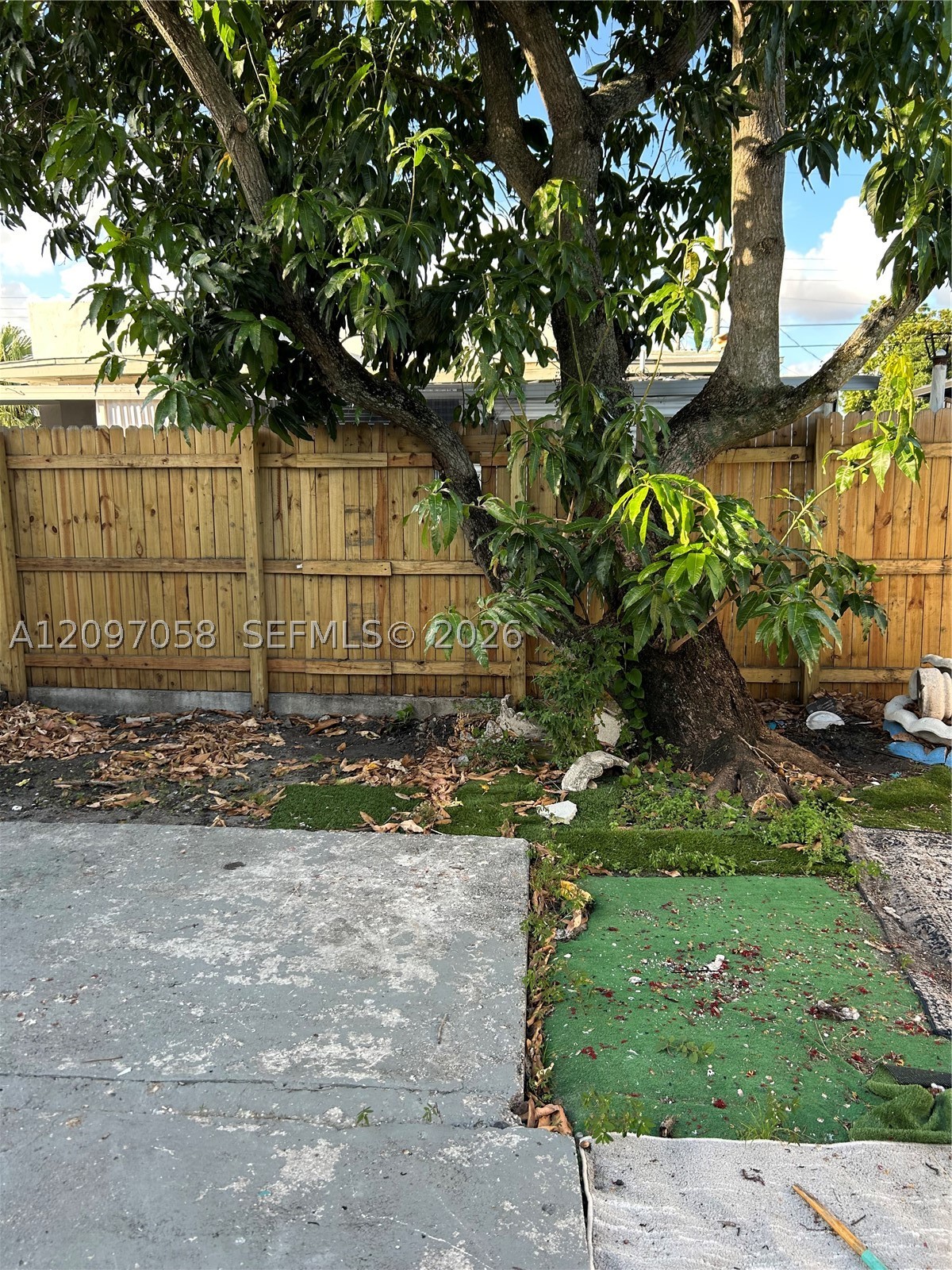 3500 NW 16th St, Miami FL 33125
