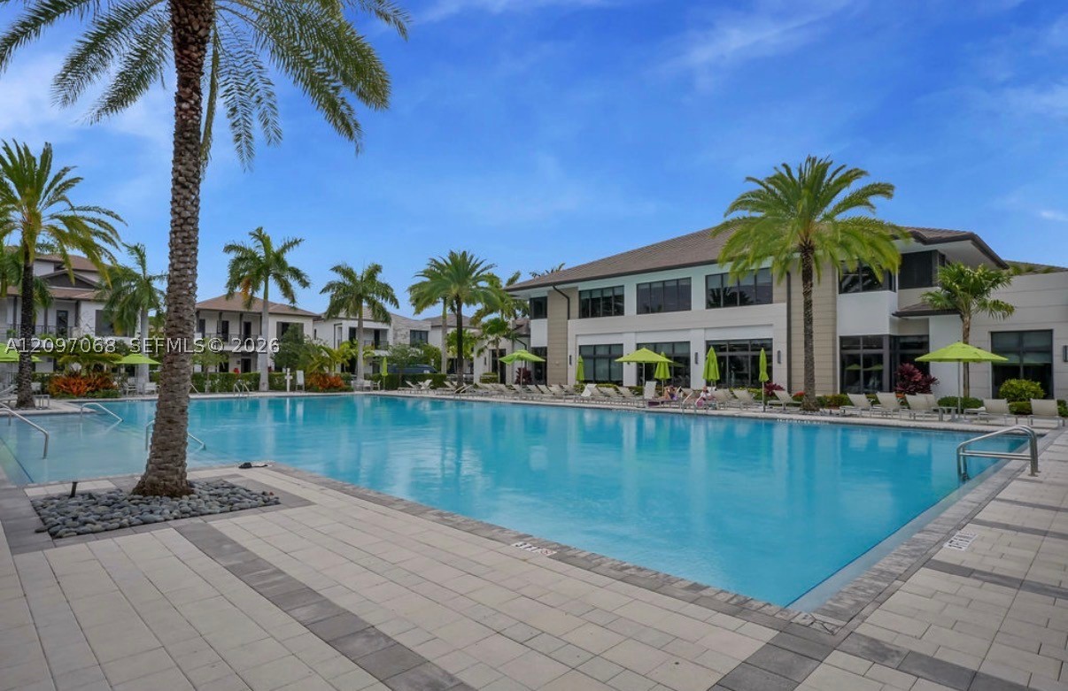 8167 NW 41st St #E-208, Doral FL 33166