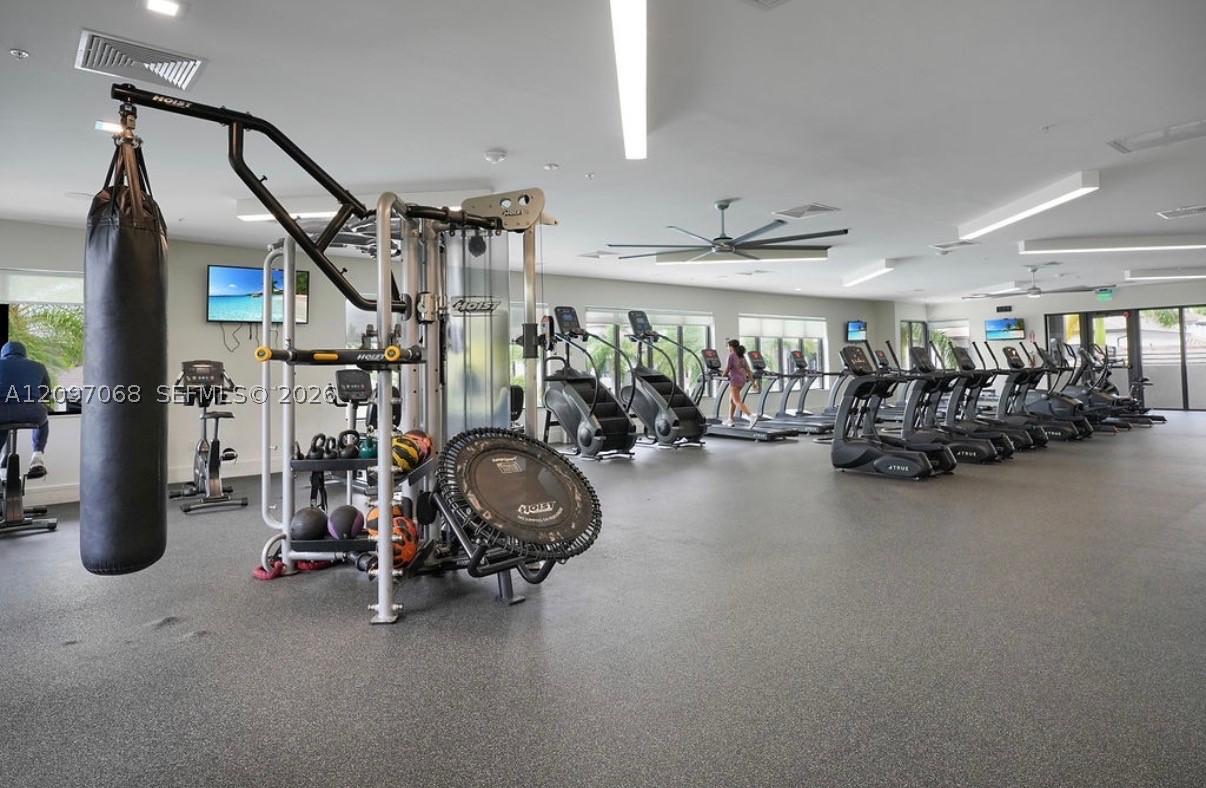 8167 NW 41st St #E-208, Doral FL 33166