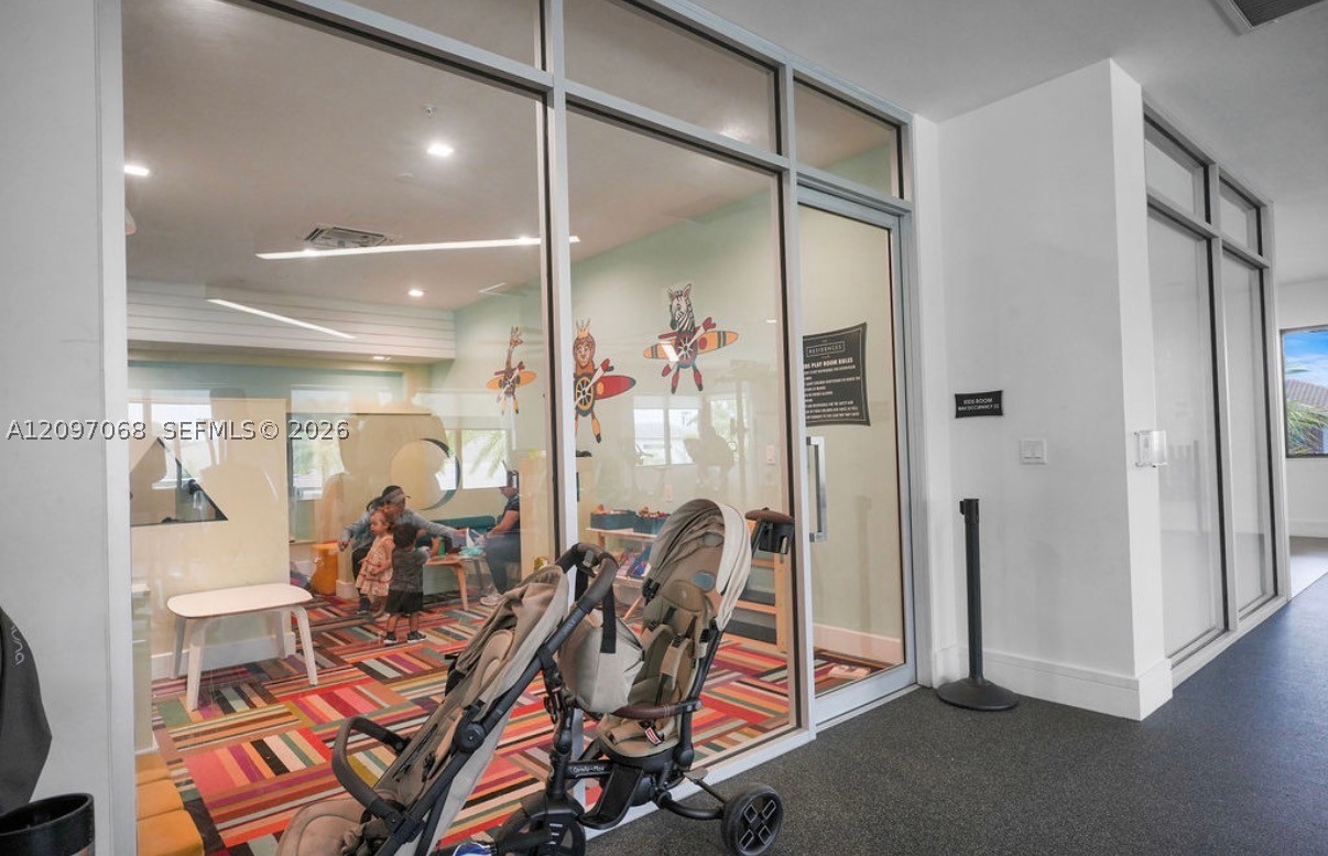 8167 NW 41st St #E-208, Doral FL 33166