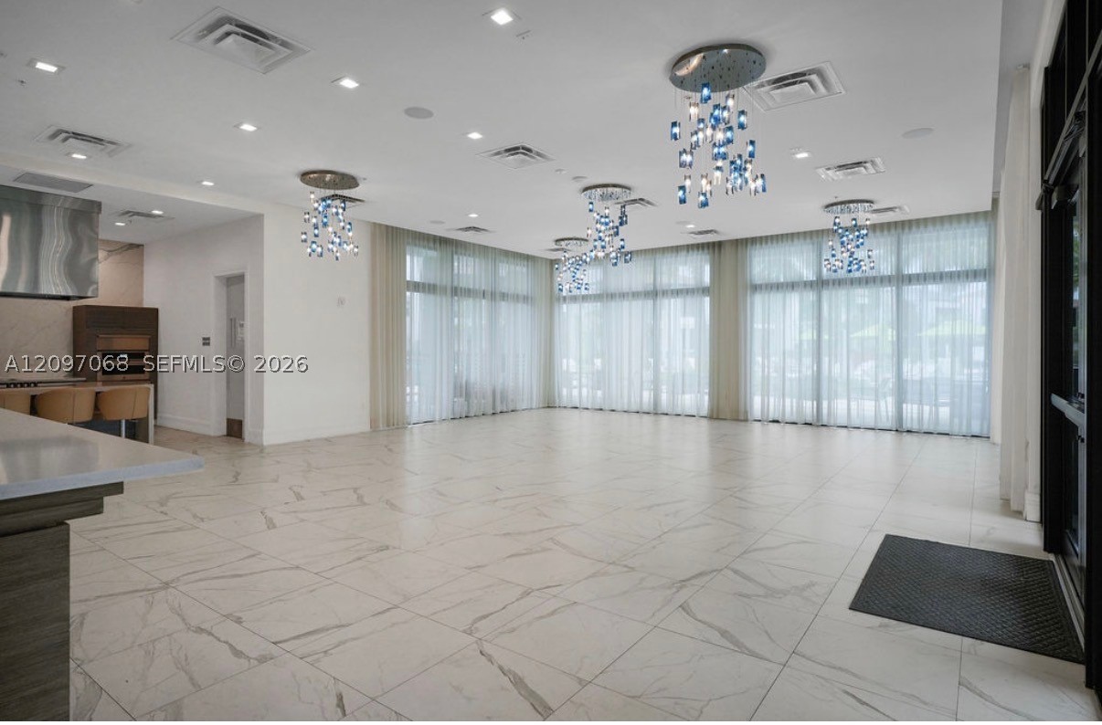 8167 NW 41st St #E-208, Doral FL 33166