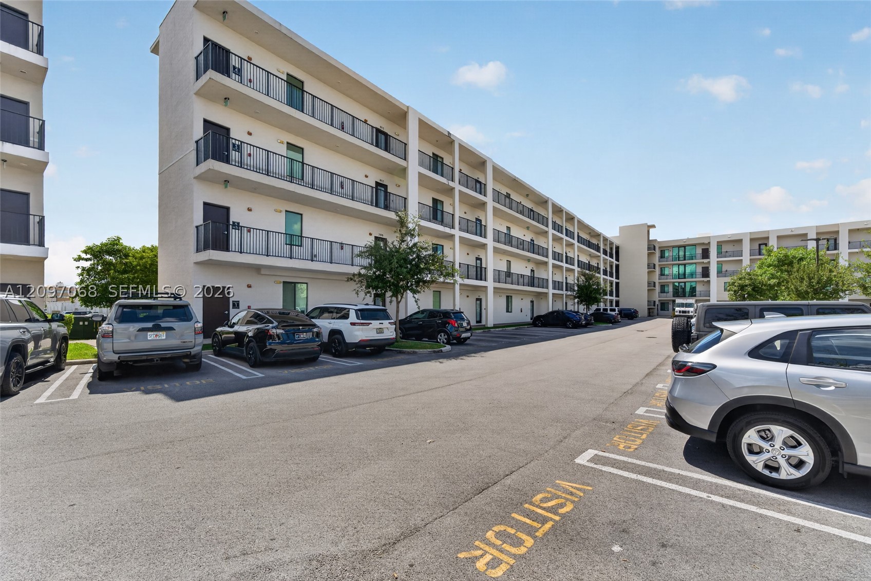 8167 NW 41st St #E-208, Doral FL 33166