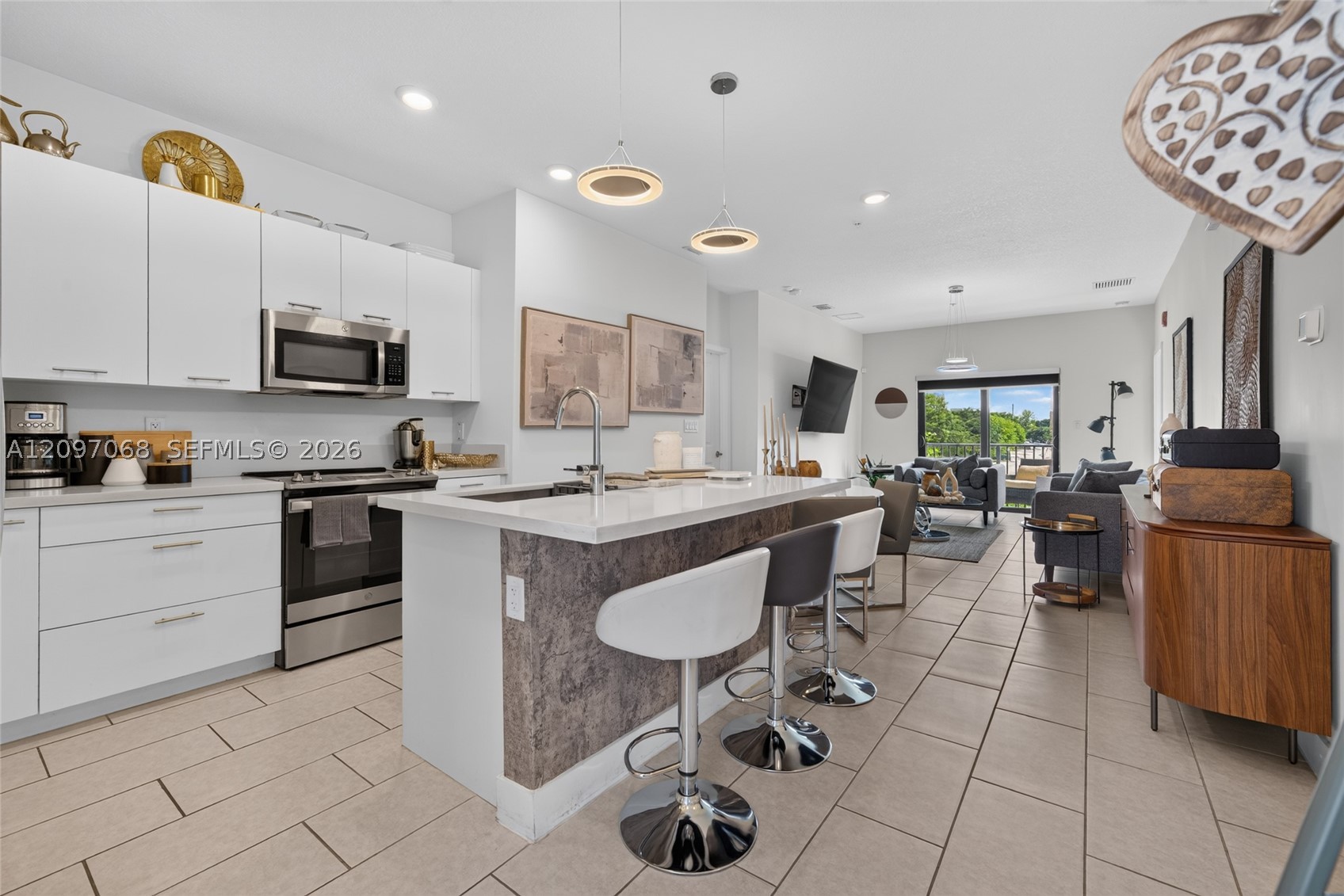 8167 NW 41st St #E-208, Doral FL 33166